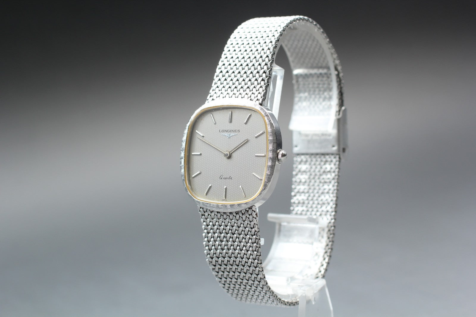 Near MINT Longines 976 3386 30mm Quartz L976.2 Silver Dial Men's Watch Vintage