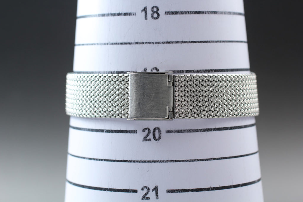 Near MINT Longines 976 3386 30mm Quartz L976.2 Silver Dial Men's Watch Vintage