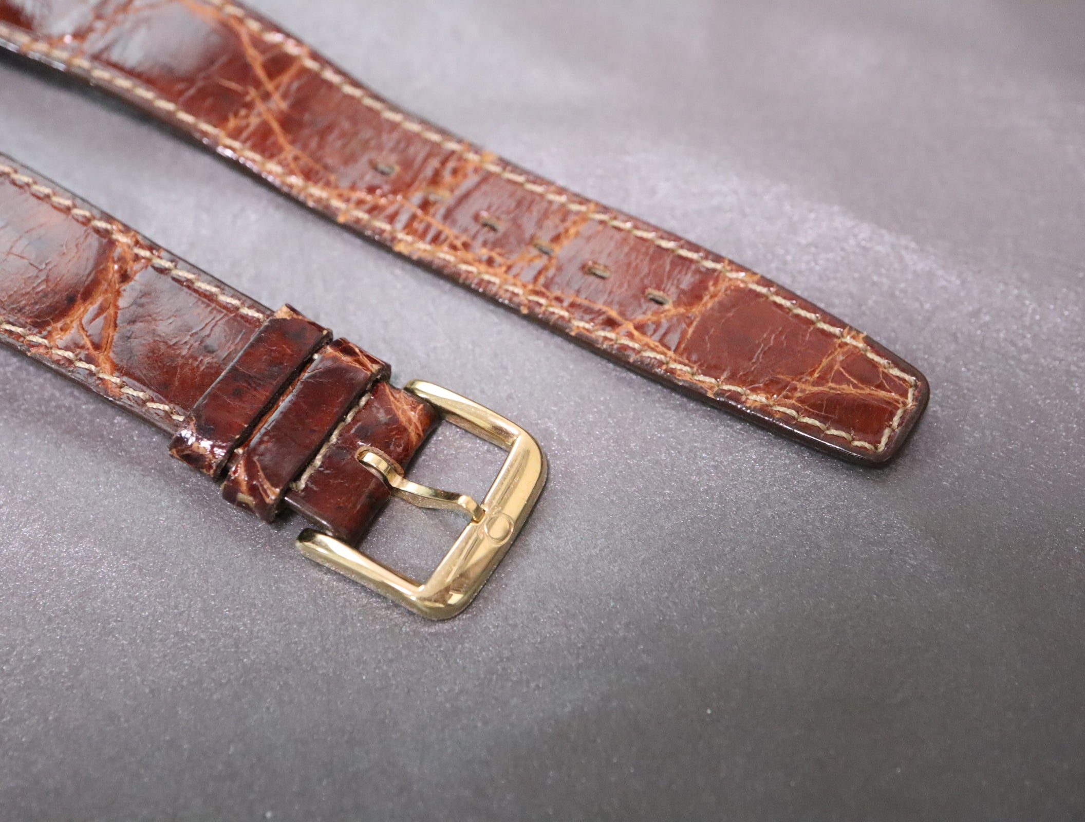 Near MINT OMEGA Vintage Genuine Brown Leather Strap 19mm Band Gold Buckle Men's