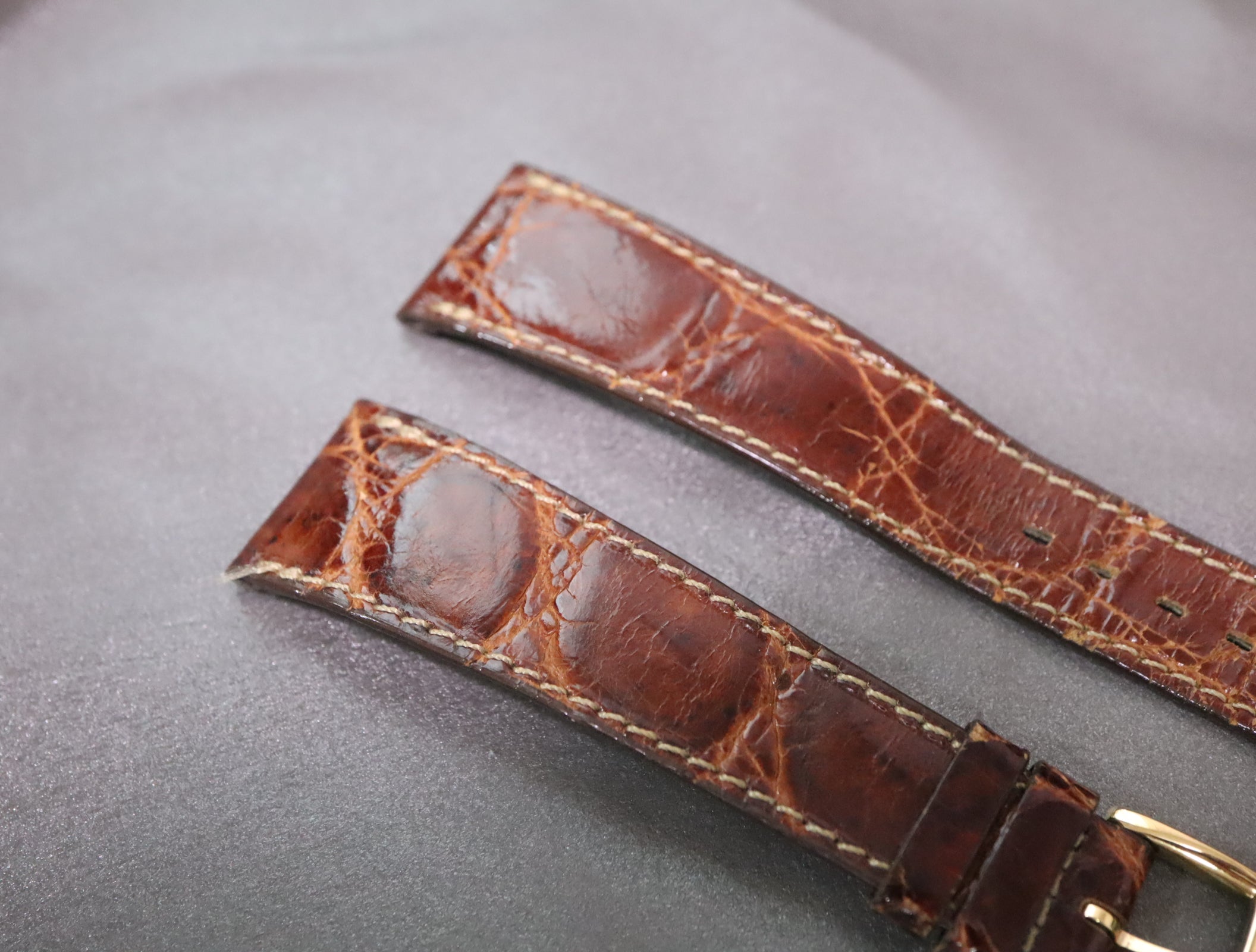 Near MINT OMEGA Vintage Genuine Brown Leather Strap 19mm Band Gold Buckle Men's