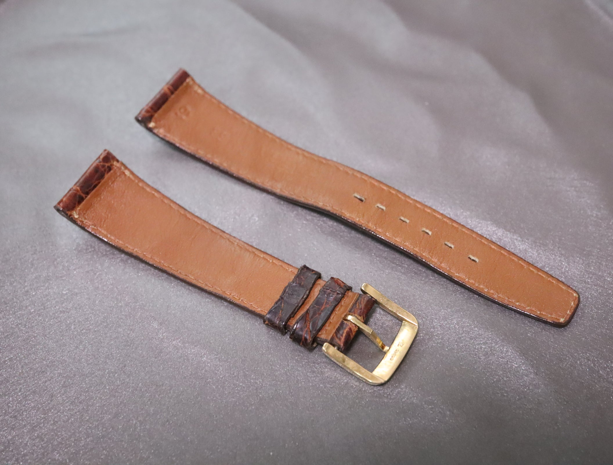 Near MINT OMEGA Vintage Genuine Brown Leather Strap 19mm Band Gold Buckle Men's
