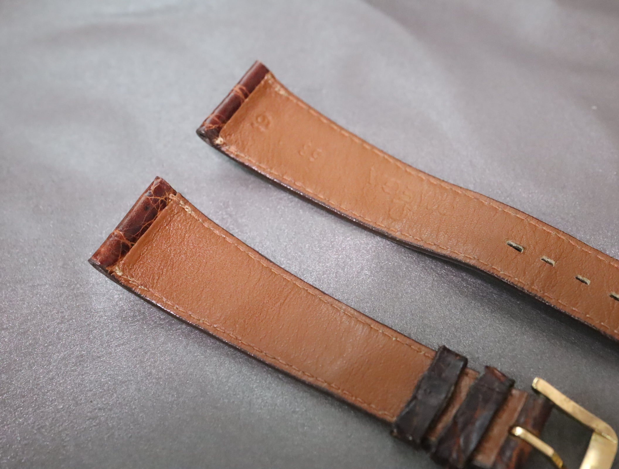 Near MINT OMEGA Vintage Genuine Brown Leather Strap 19mm Band Gold Buckle Men's