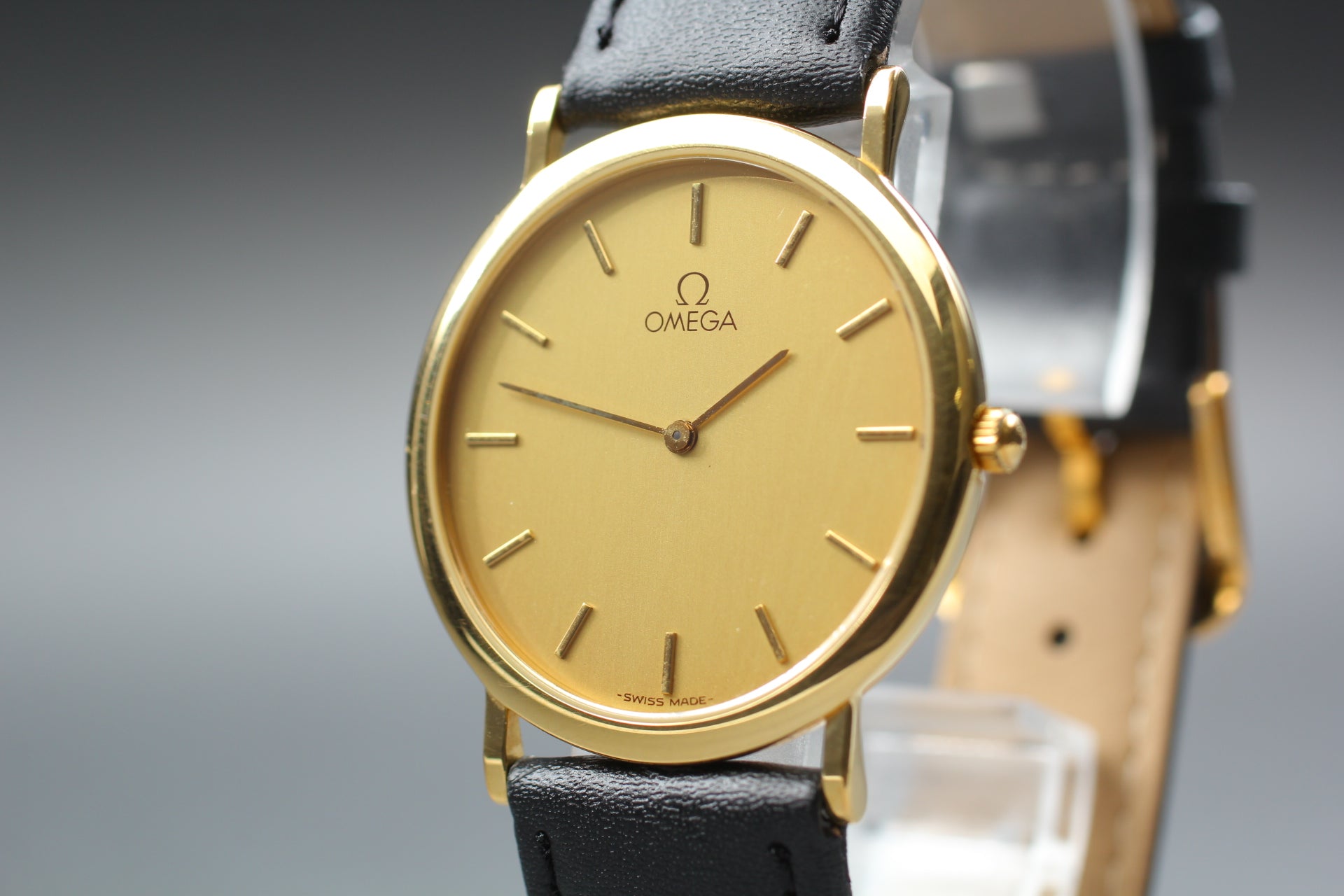 1991 Near MINT OMEGA De Ville 32mm 195.0075.2 Quartz Gold Dial Men's Vintage