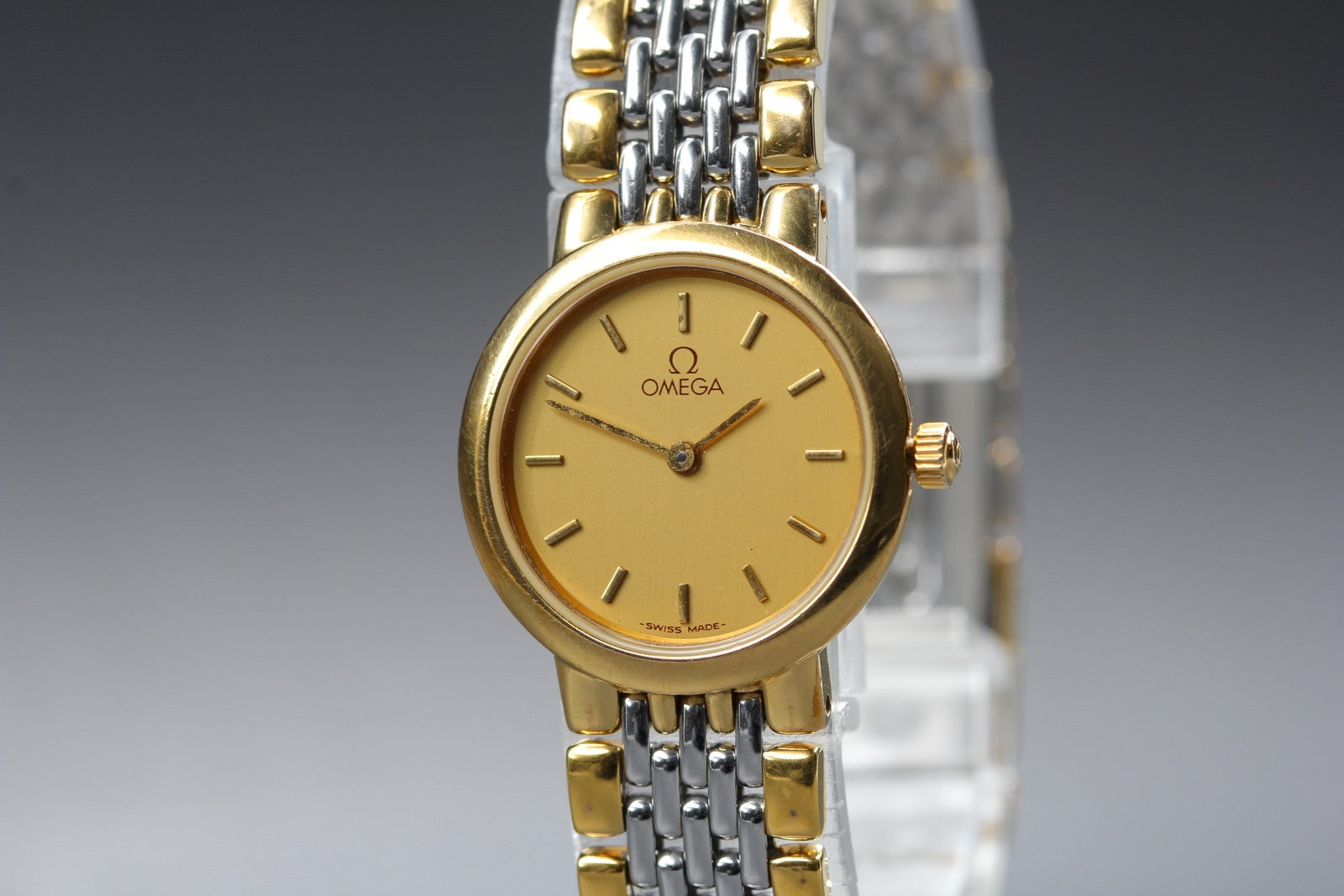 1992 Near MINT OMEGA De Ville 22mm 795.0897.2 Quartz Gold Dial Women's Vintage