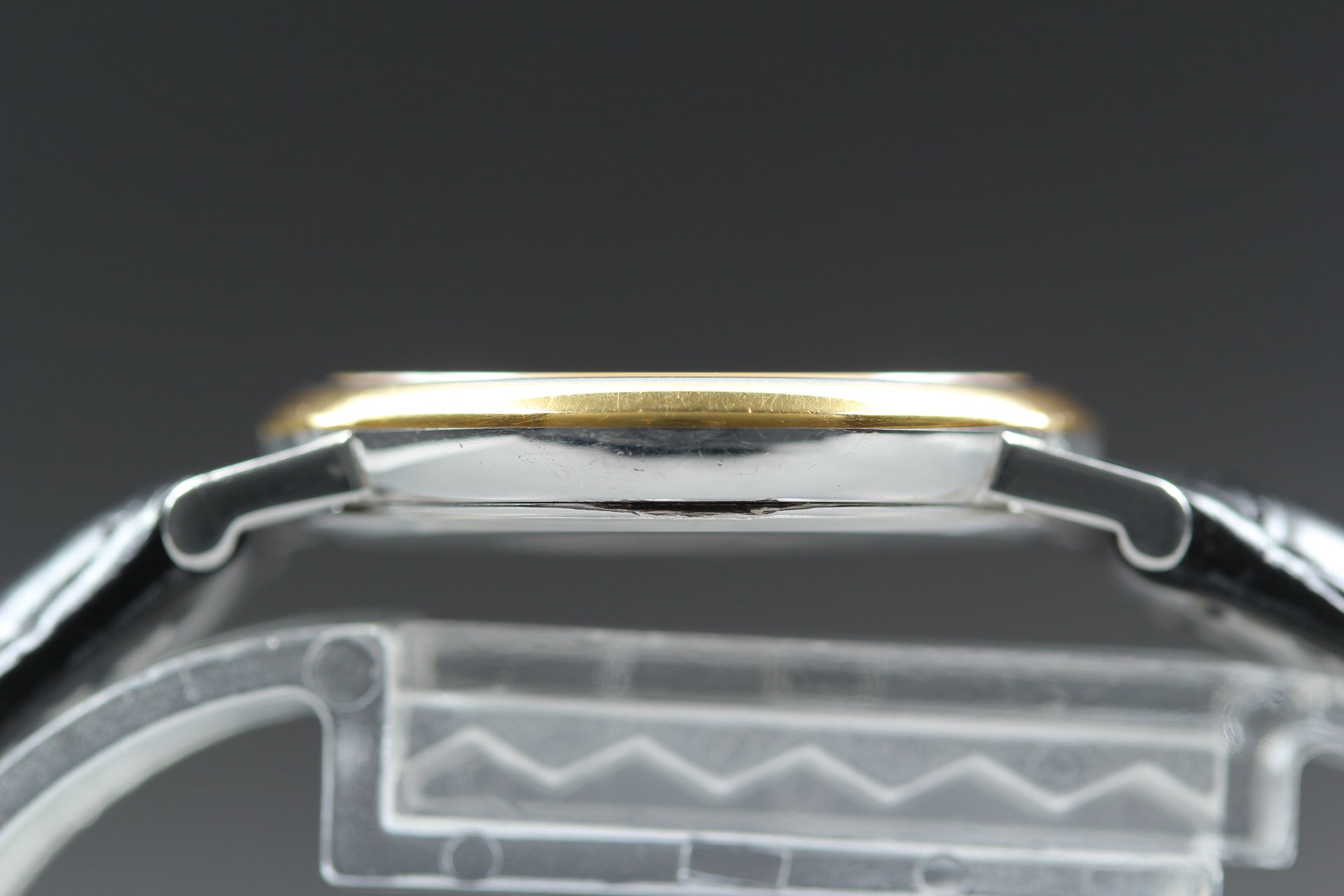1994 Near MINT OMEGA De Ville 25mm 596.2579 Quartz Gold Dial Women's Vintage