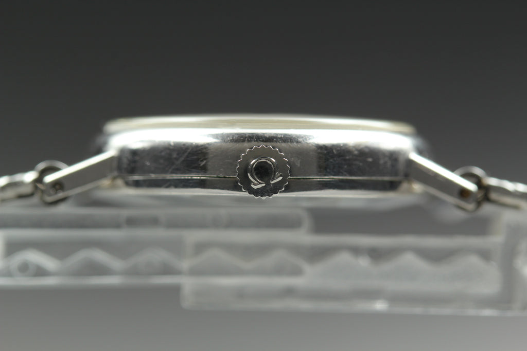 1974 Near MINT OMEGA Geneve 511.417 32mm Manual White Roman Dial Unisex Vintage