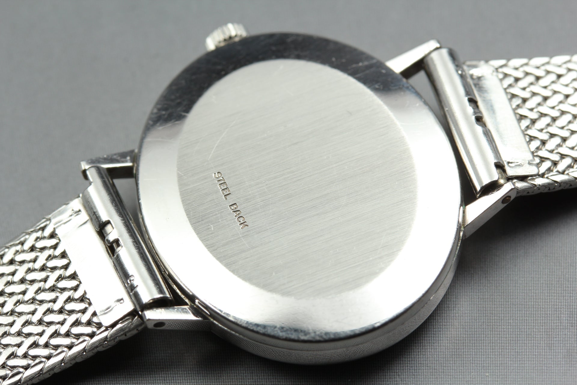 1974 Near MINT OMEGA Geneve 511.417 32mm Manual White Roman Dial Unisex Vintage