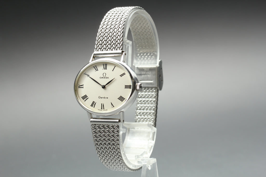 1974 Near MINT OMEGA Geneve 511.417 32mm Manual White Roman Dial Unisex Vintage