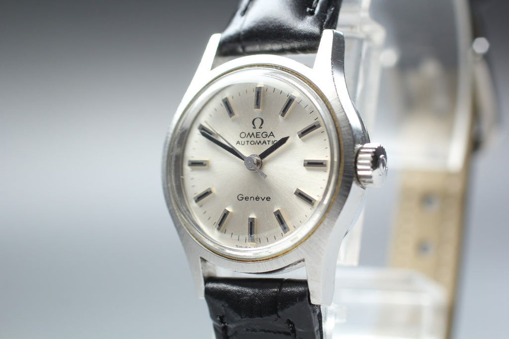 1969 Near MINT OMEGA Geneve 22mm 565.018 Automatic Silver Dial Women's Vintage