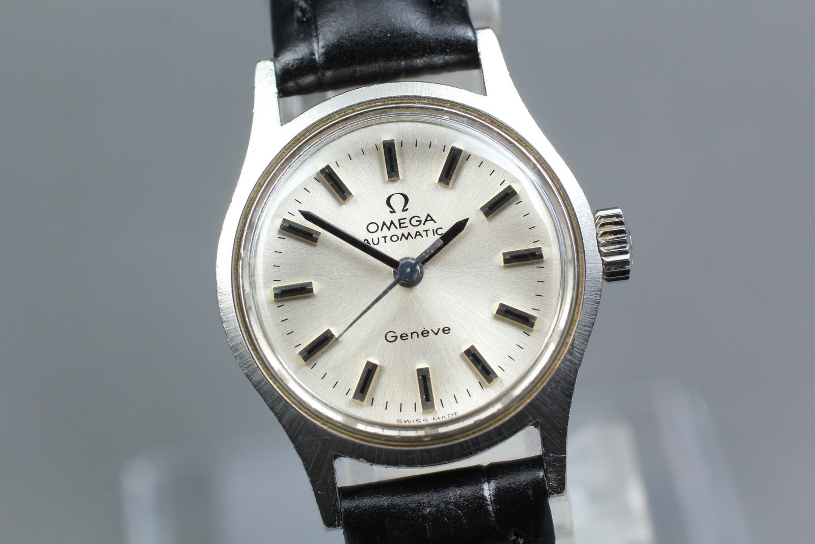 1969 Near MINT OMEGA Geneve 22mm 565.018 Automatic Silver Dial Women's Vintage