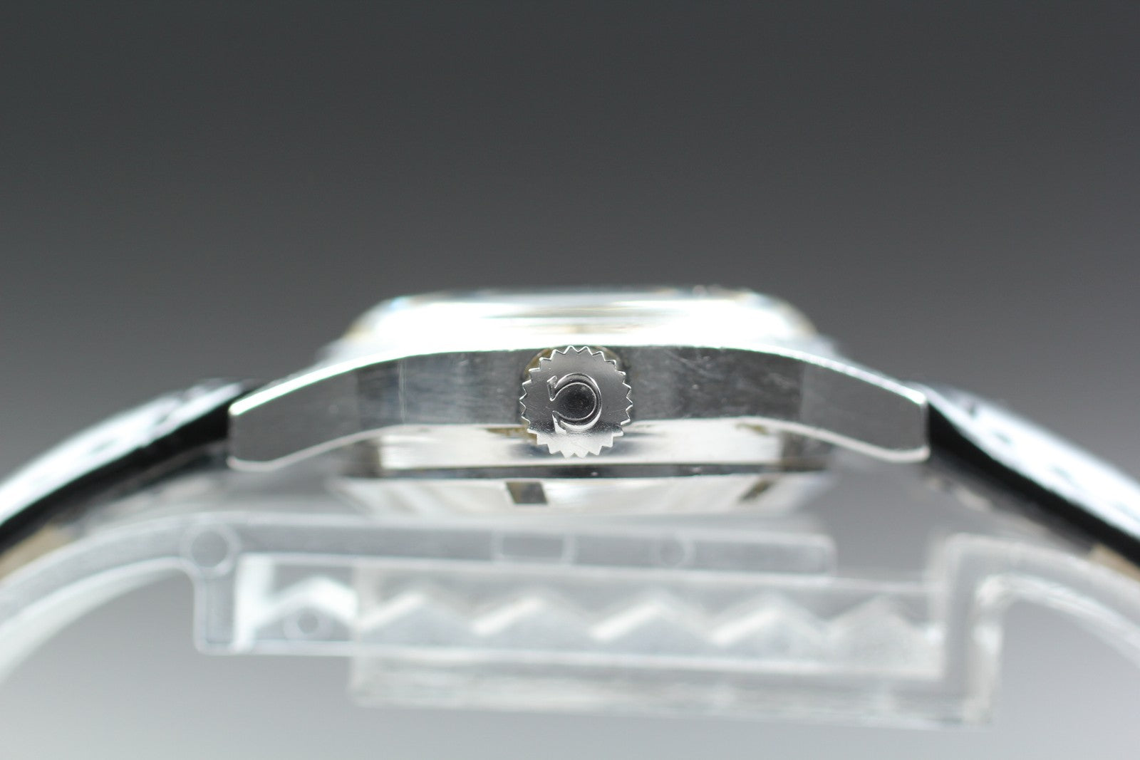 1969 Near MINT OMEGA Geneve 22mm 565.018 Automatic Silver Dial Women's Vintage