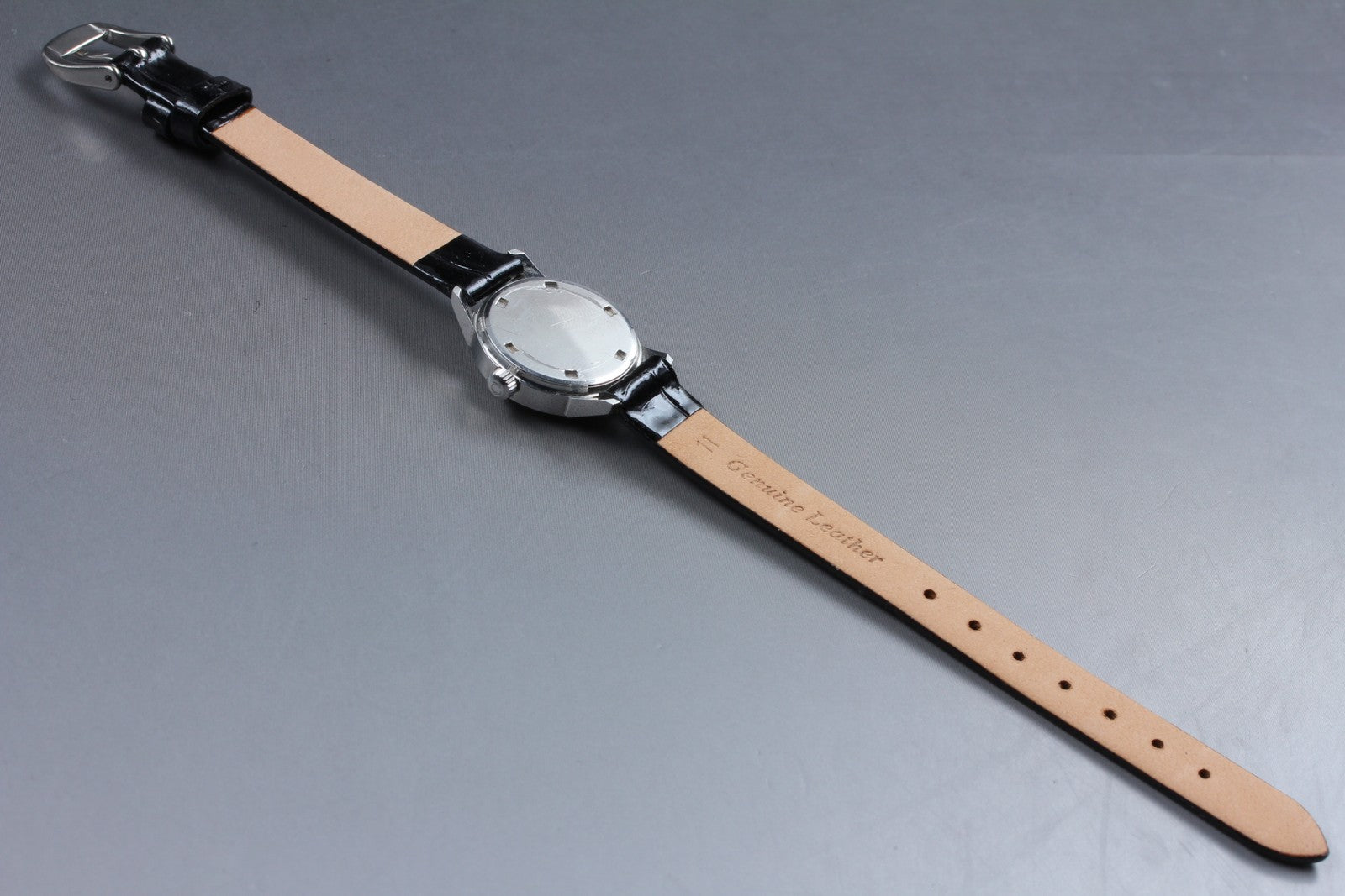 1973 Near MINT OMEGA Geneve 22mm 535.025 Manual Wind Silver Dial Women's Vintage