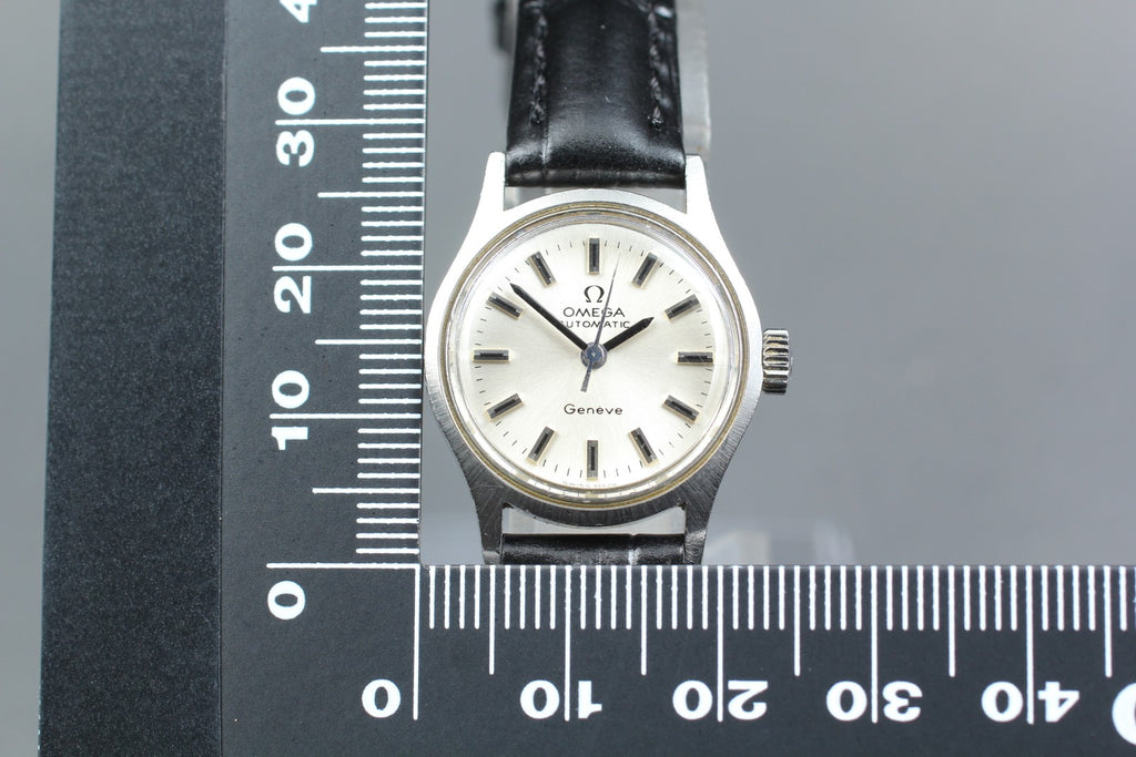 1969 Near MINT OMEGA Geneve 22mm 565.018 Automatic Silver Dial Women's Vintage