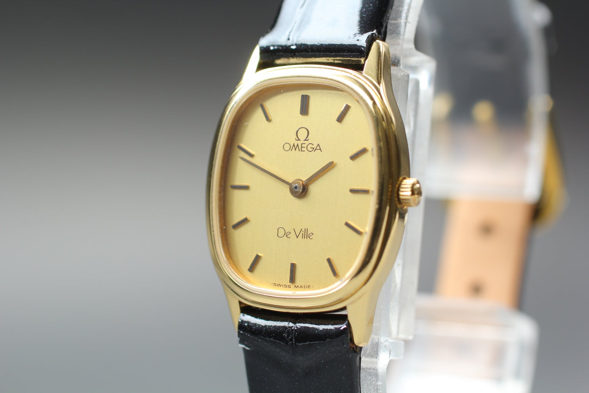 1984 Near MINT OMEGA De Ville 20mm 591.0281 Quartz Gold Dial Women's Vintage