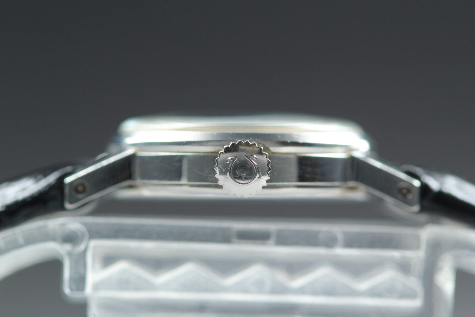 1967 Near MINT OMEGA Geneve 20mm 511.213 Manual Wind Silver Dial Women's Vintage