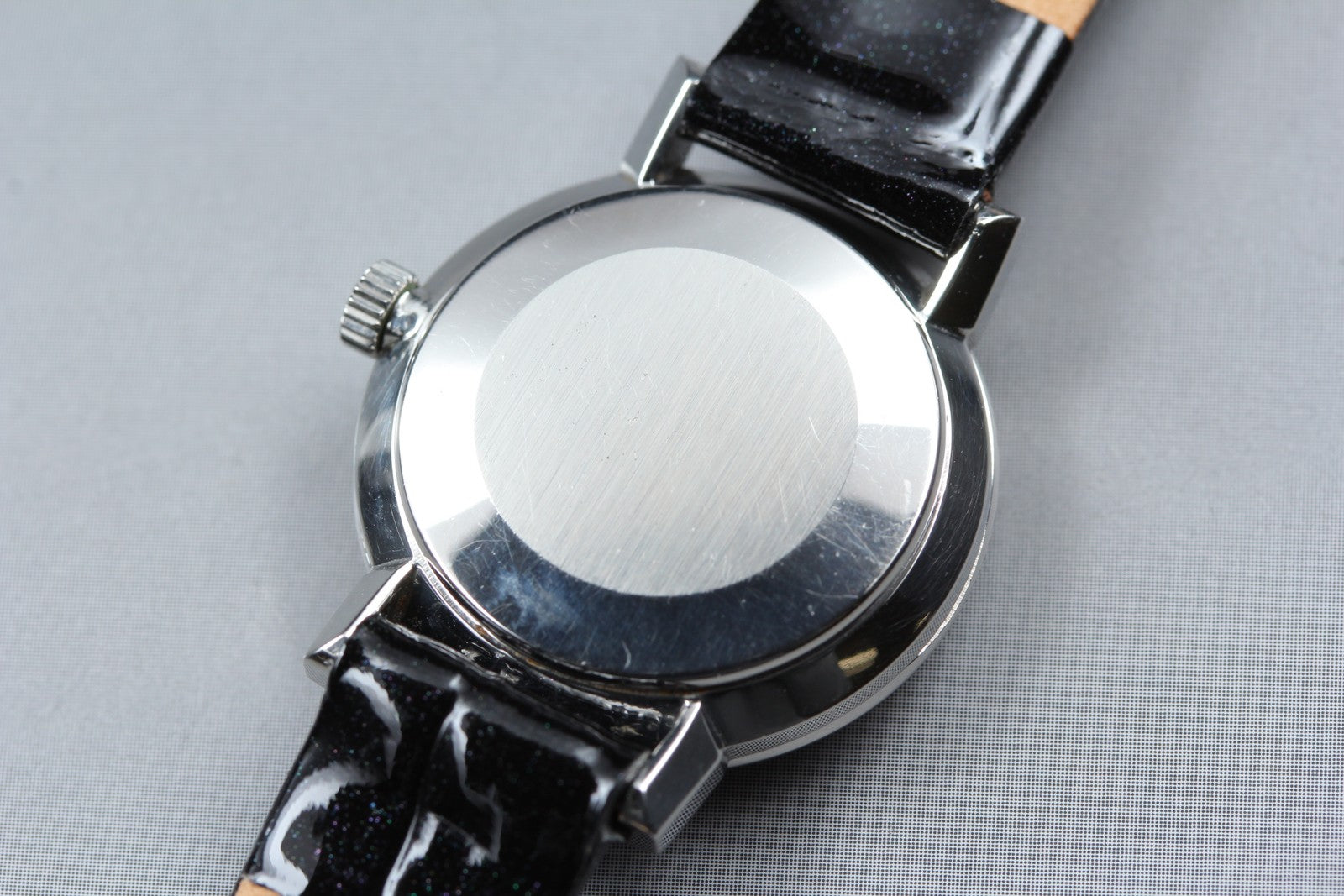 1972 Near MINT OMEGA Geneve 23mm 511.409 Manual Wind Silver Dial Women's Vintage