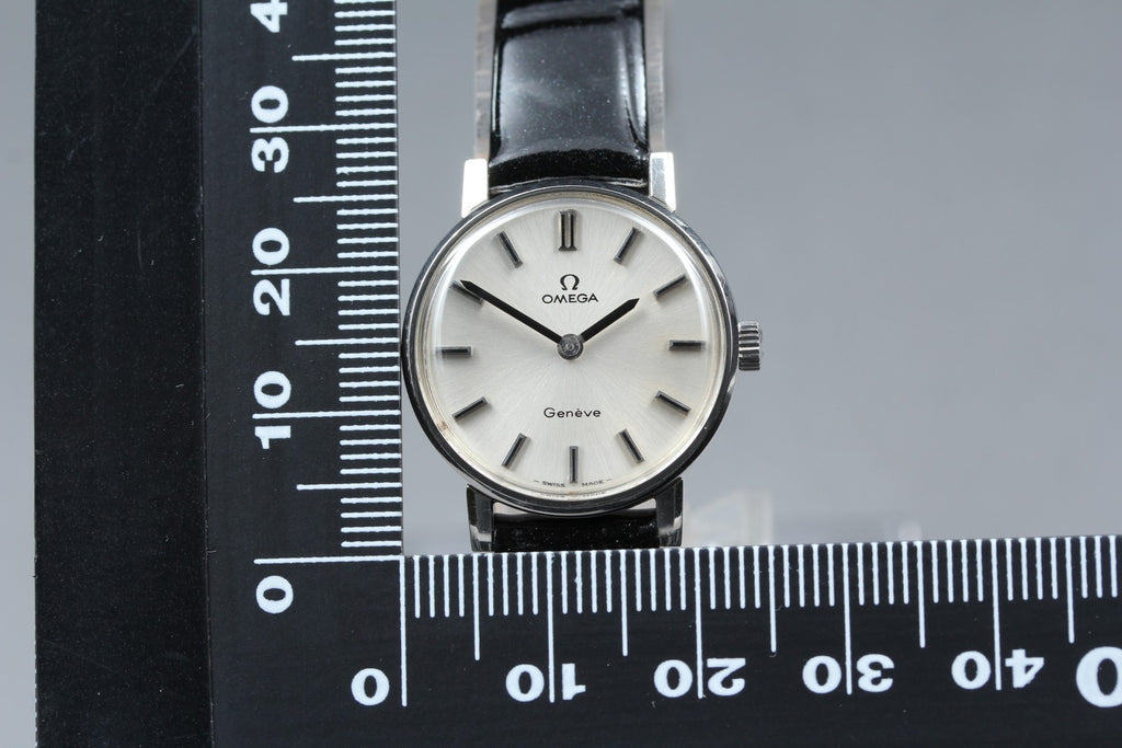 1972 Near MINT OMEGA Geneve 23mm 511.409 Manual Wind Silver Dial Women's Vintage