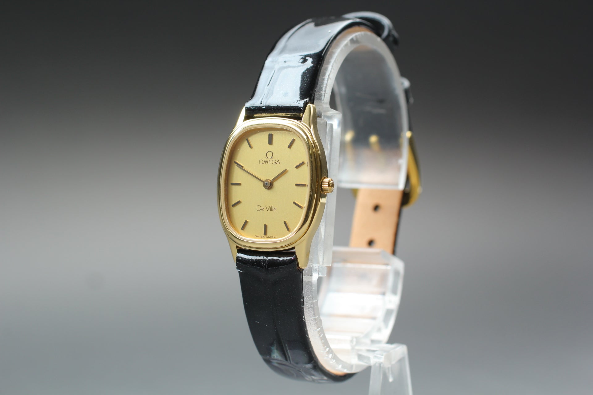 1984 Near MINT OMEGA De Ville 20mm 591.0281 Quartz Gold Dial Women's Vintage