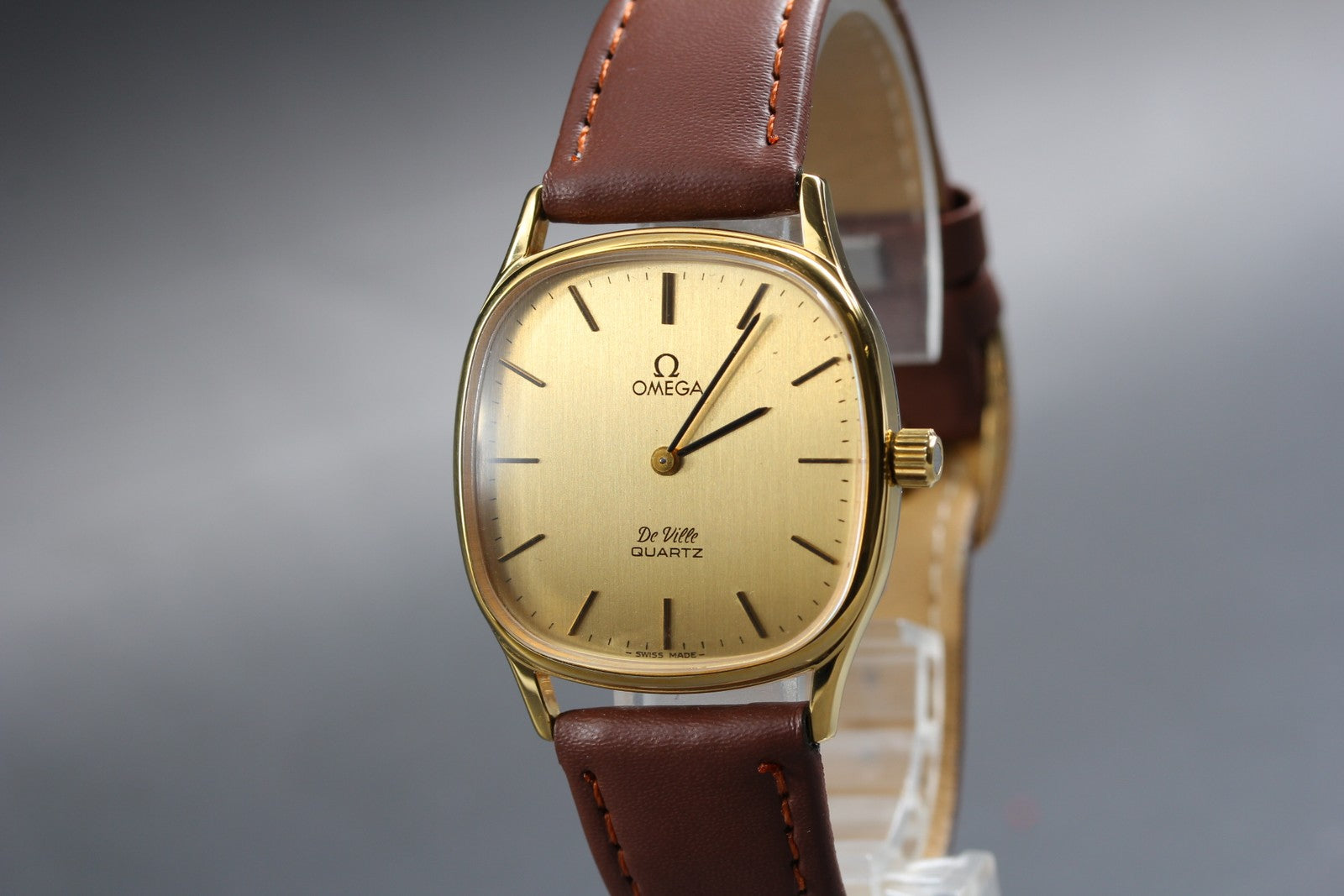 1979 Near MINT OMEGA De Ville 31mm 191.0073 Quartz Gold Dial Men's Watch Vintage