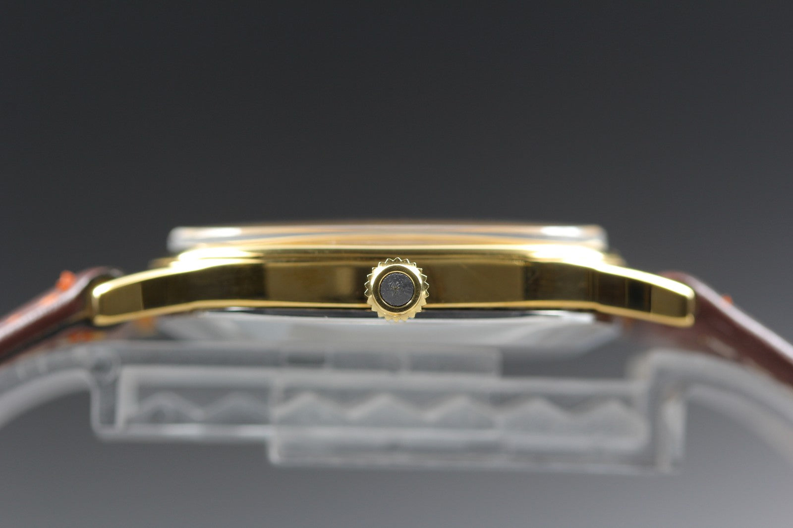 1979 Near MINT OMEGA De Ville 31mm 191.0073 Quartz Gold Dial Men's Watch Vintage