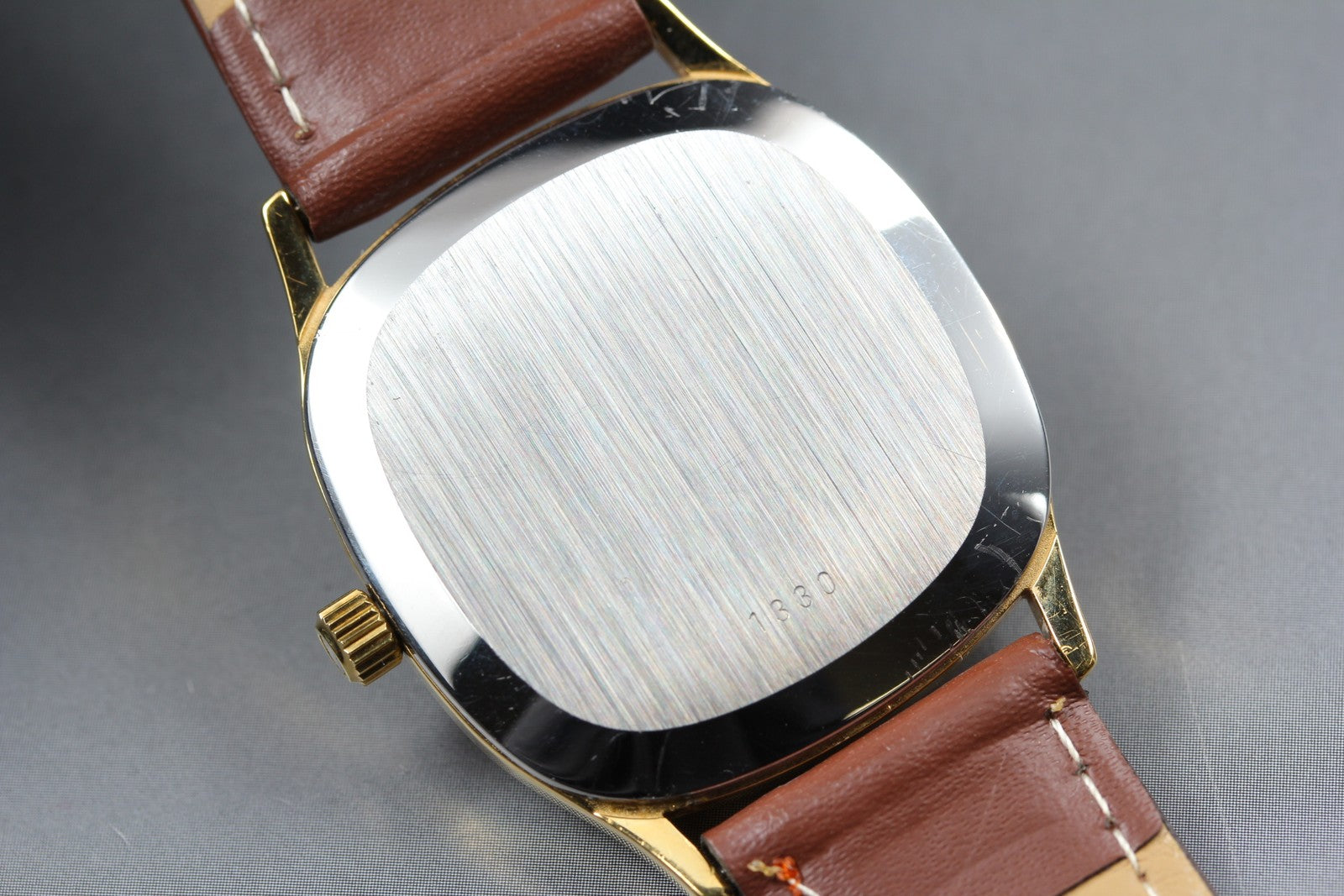 1979 Near MINT OMEGA De Ville 31mm 191.0073 Quartz Gold Dial Men's Watch Vintage