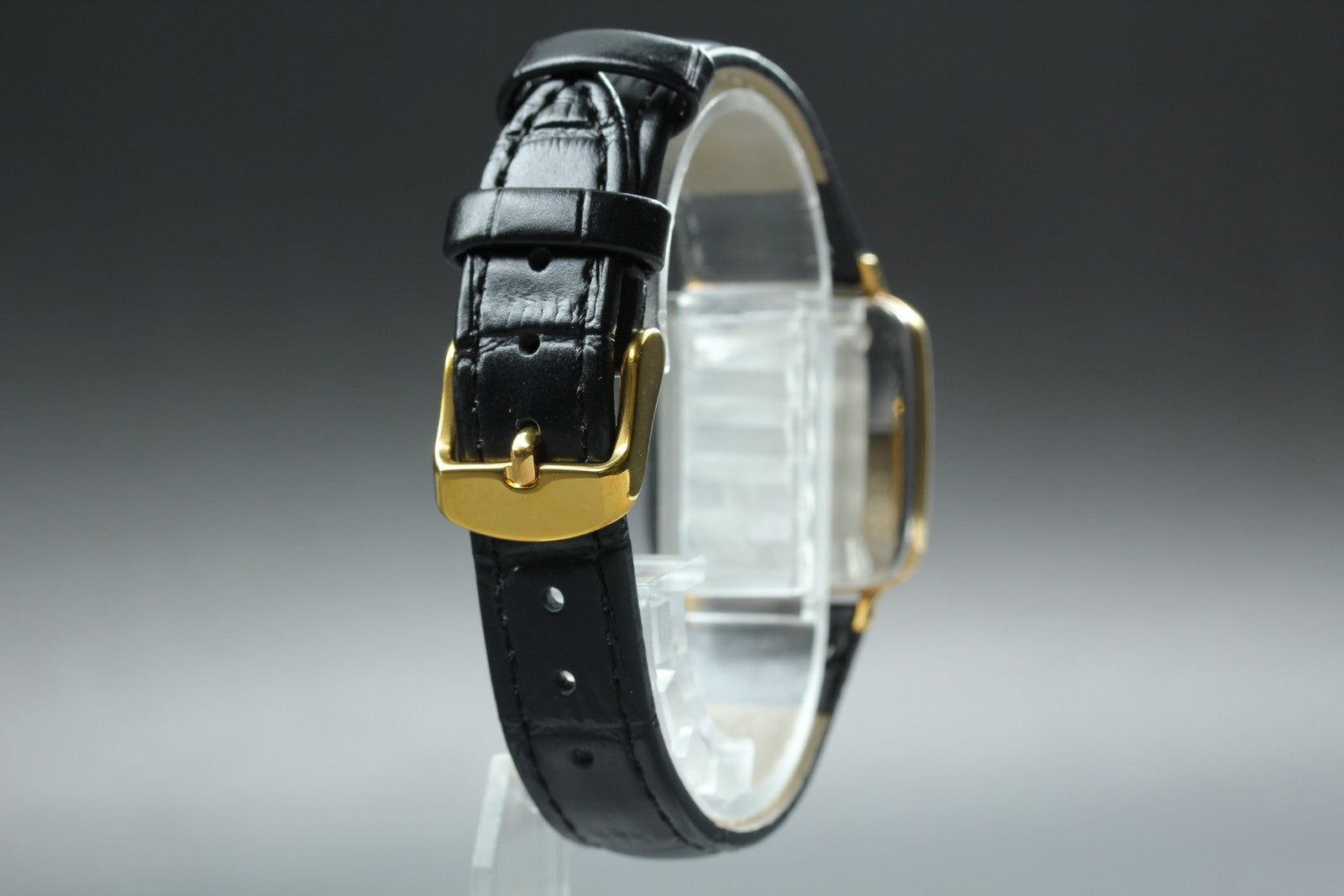 1974 Near MINT OMEGA Geneve 27mm 511.0415 Manual Gold Roman Dial Women's Vintage