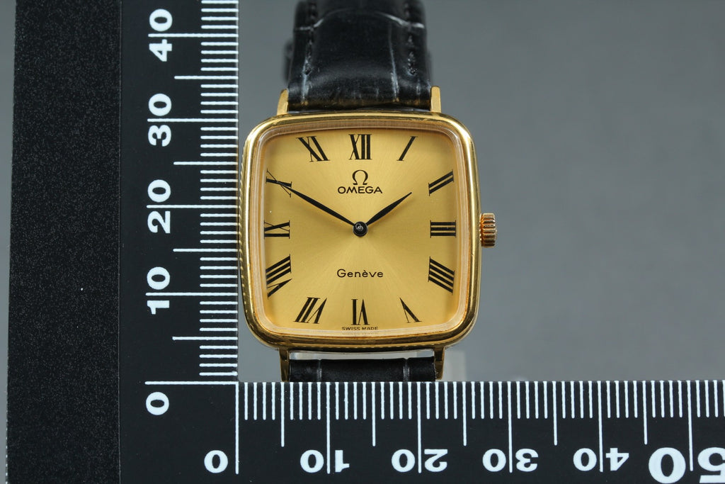 1974 Near MINT OMEGA Geneve 27mm 511.0415 Manual Gold Roman Dial Women's Vintage