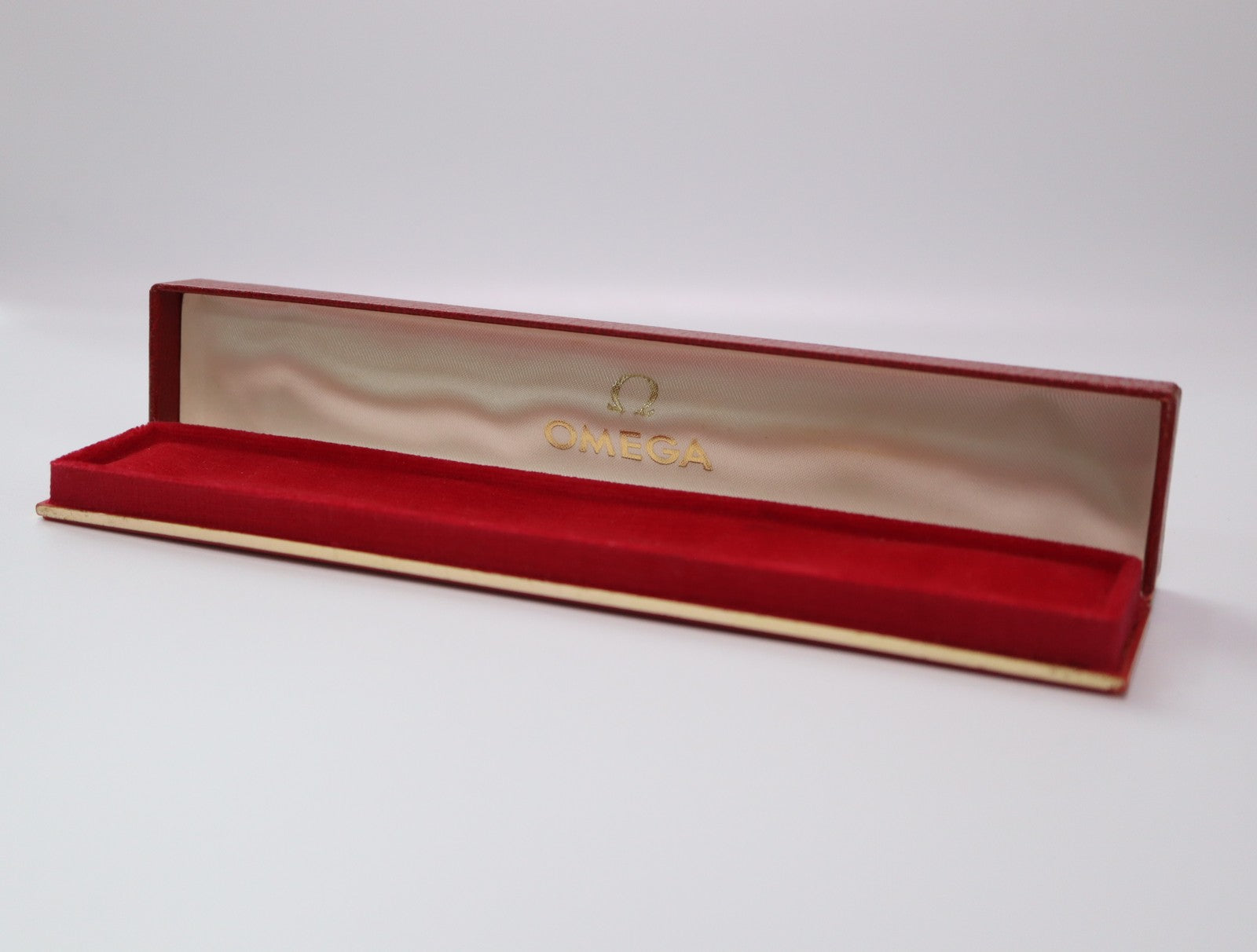 Near MINT OMEGA Vintage Red Watch Box Genuine Case Only for Women's JAPAN #2288