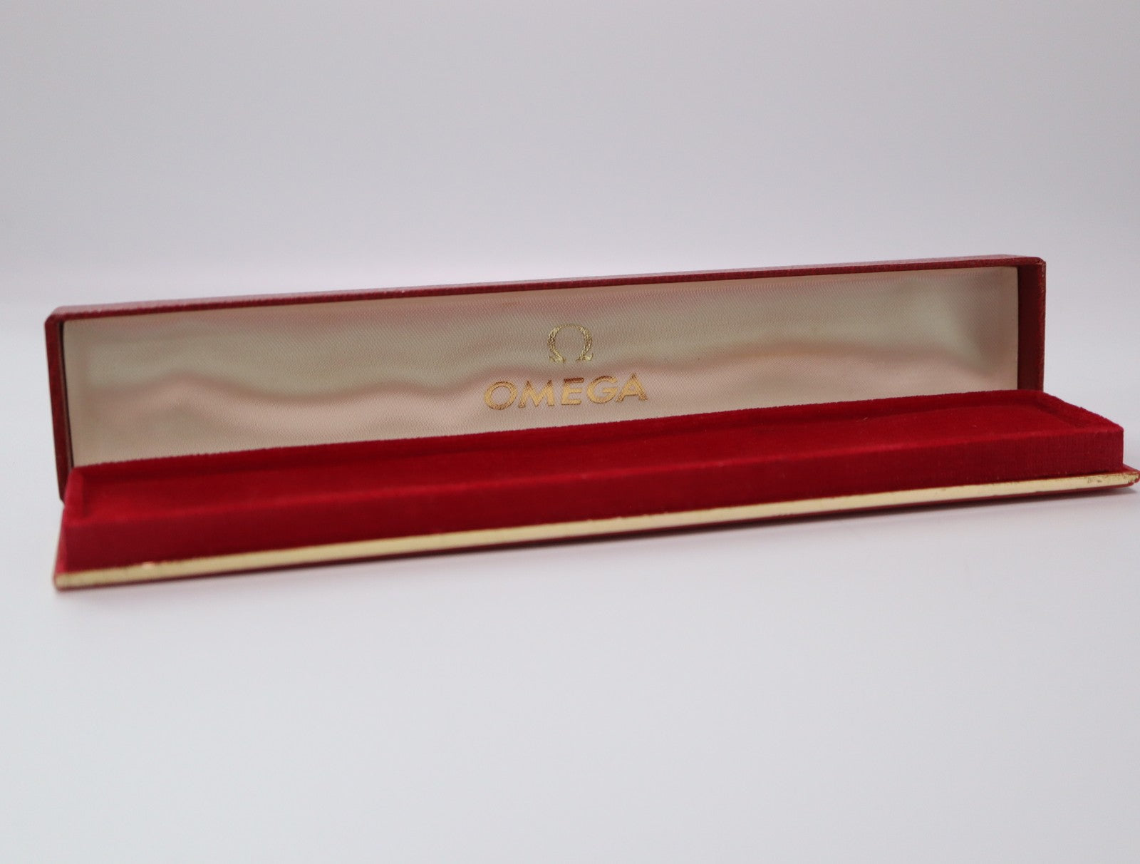 Near MINT OMEGA Vintage Red Watch Box Genuine Case Only for Women's JAPAN #2288