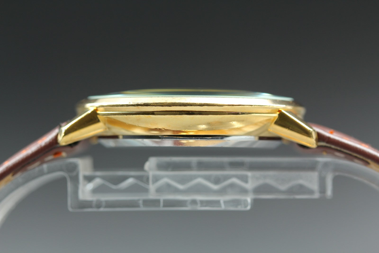 1979 Near MINT OMEGA De Ville 34mm 191.0044 Quartz Gold Dial Men's Watch Vintage