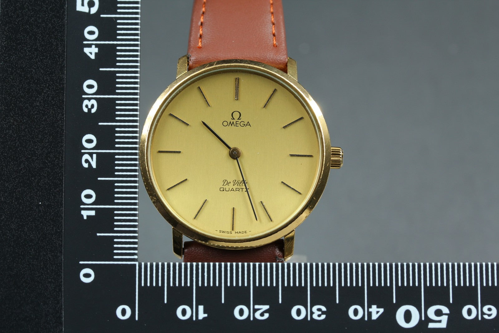 1979 Near MINT OMEGA De Ville 34mm 191.0044 Quartz Gold Dial Men's Watch Vintage