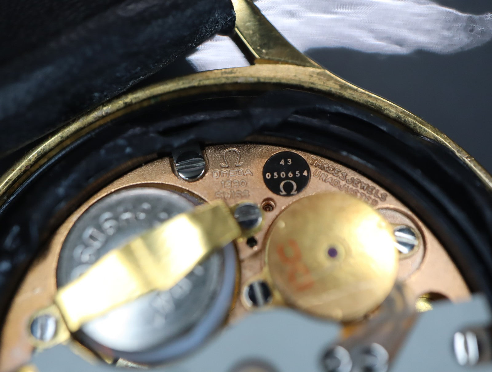 1979 Near MINT OMEGA De Ville 32mm 191.0072 Quartz Gold Dial Men's Watch Vintage