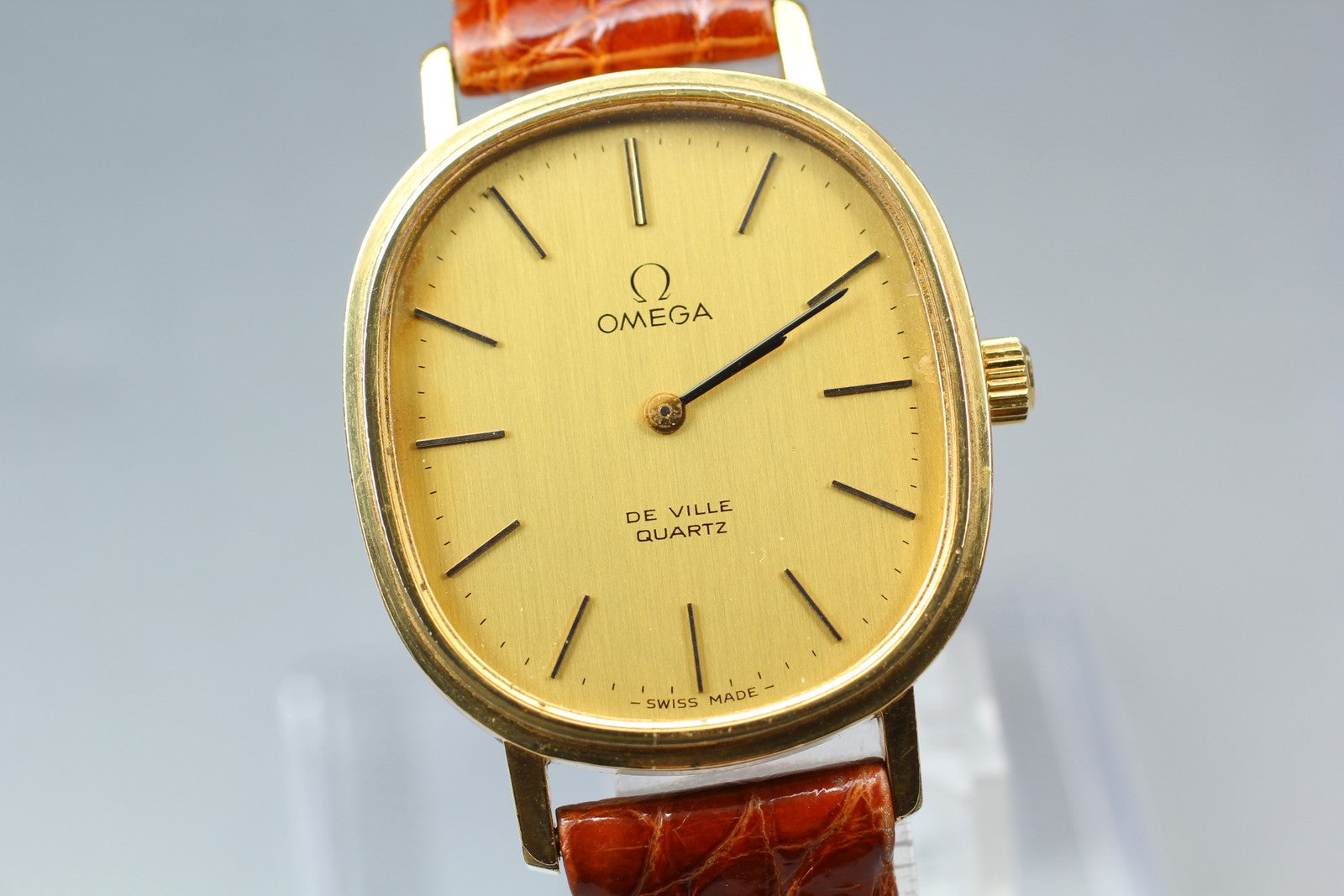 1978 Near MINT OMEGA De Ville 29mm 191.0046 Quartz Gold Dial Men's Watch Vintage