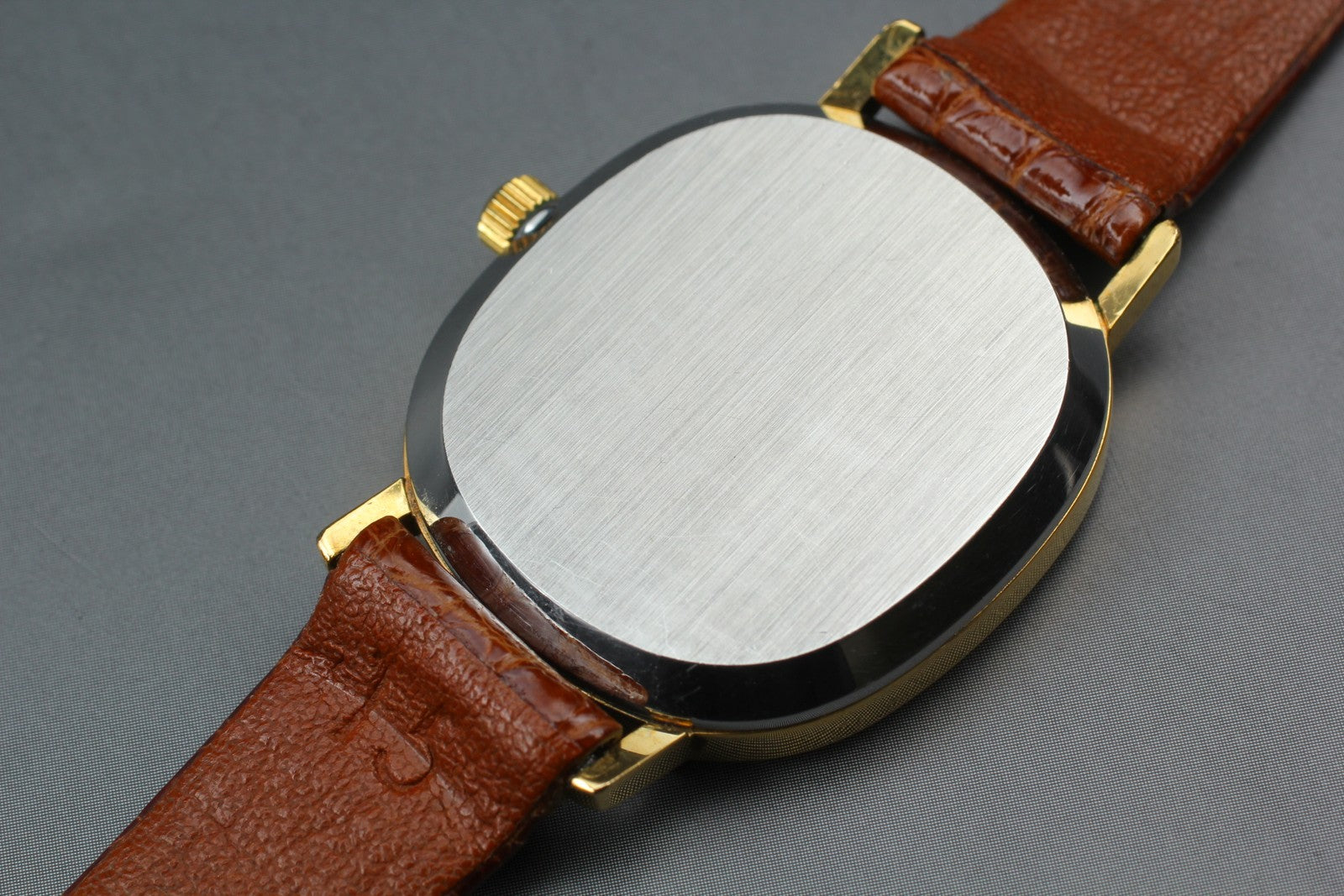 1978 Near MINT OMEGA De Ville 29mm 191.0046 Quartz Gold Dial Men's Watch Vintage