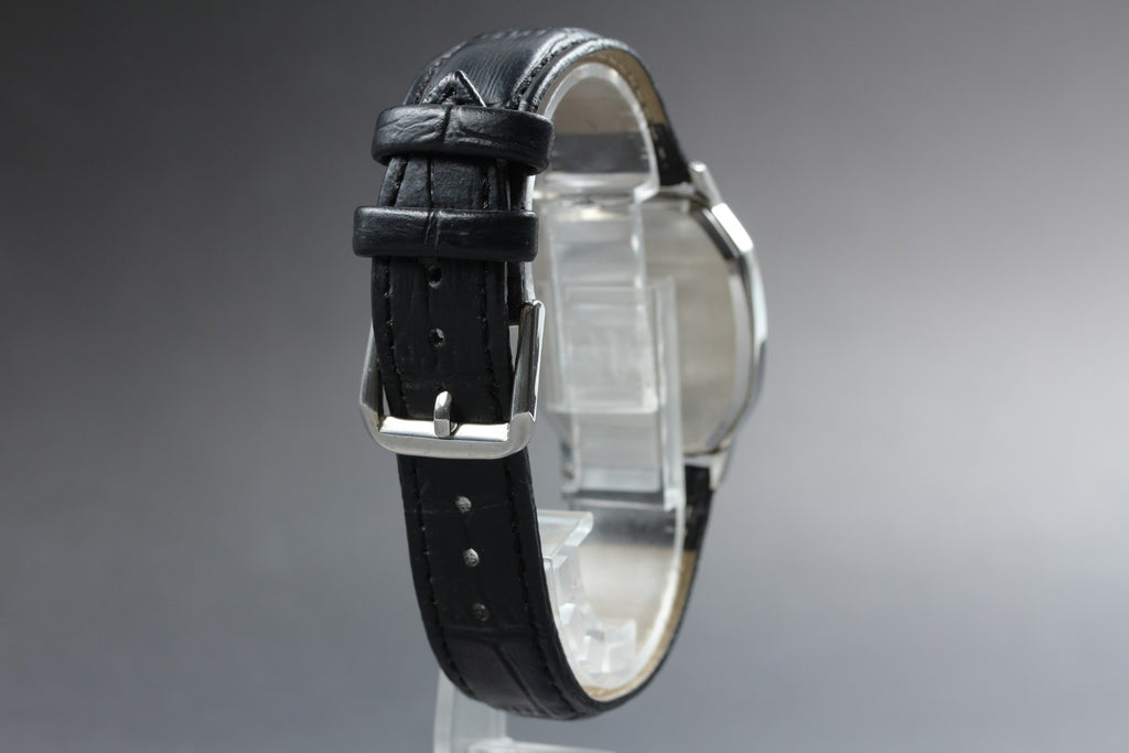1979 Near MINT OMEGA De Ville 31mm 192.0048 Quartz Silver Dial Men's Vintage