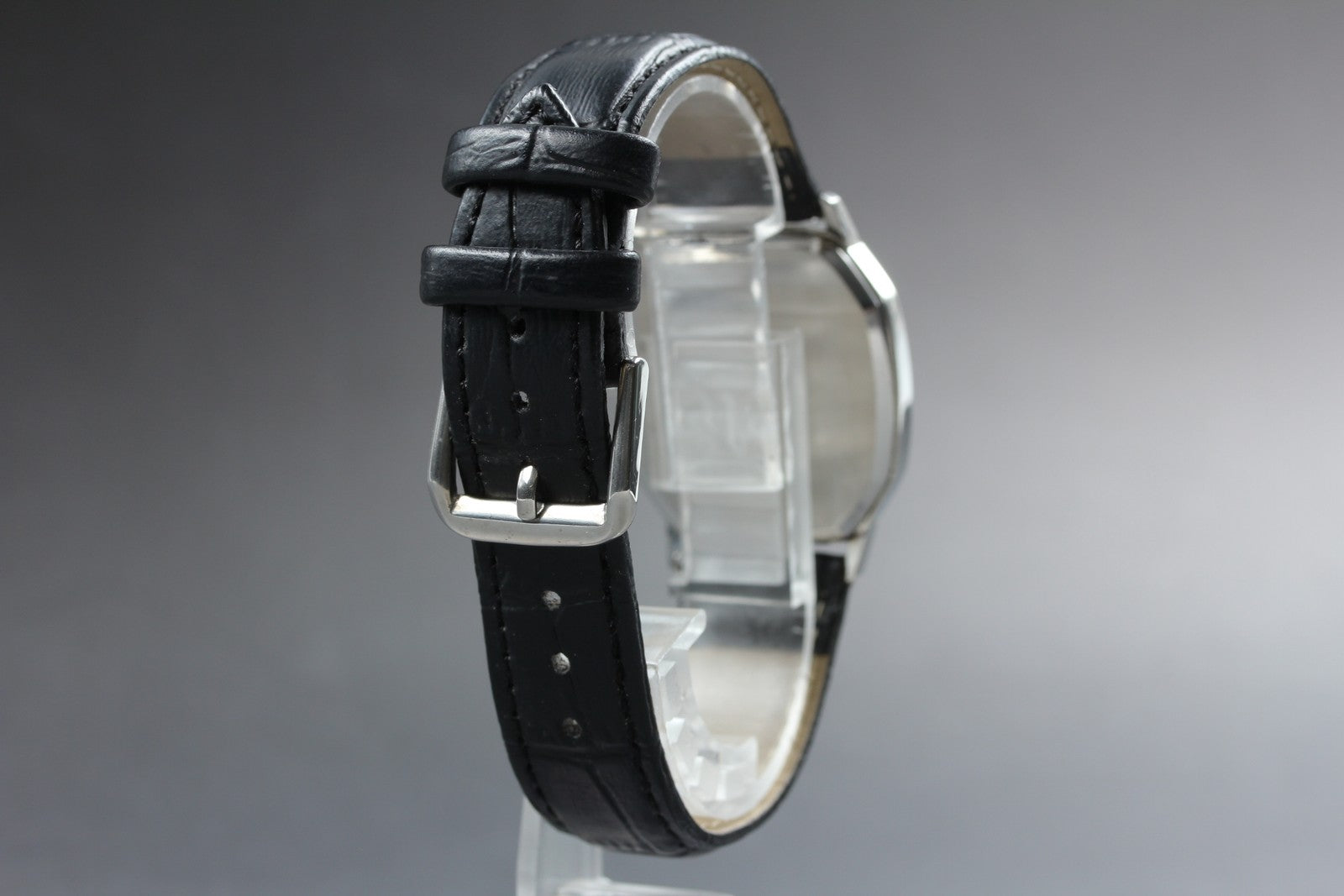 1979 Near MINT OMEGA De Ville 31mm 192.0048 Quartz Silver Dial Men's Vintage