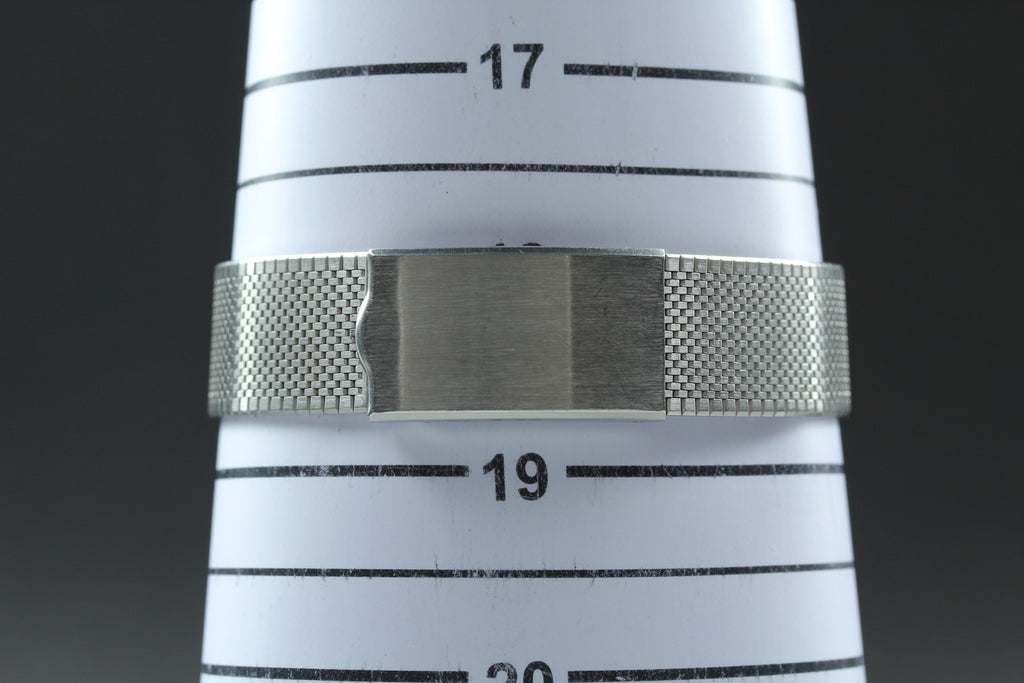 1987 Near MINT OMEGA De Ville 30mm 196.0317 Quartz Silver Dial Men's Vintage