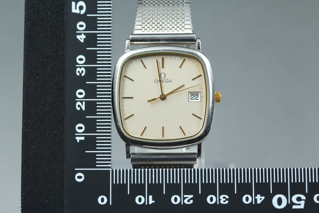 1987 Near MINT OMEGA De Ville 30mm 196.0317 Quartz Silver Dial Men's Vintage