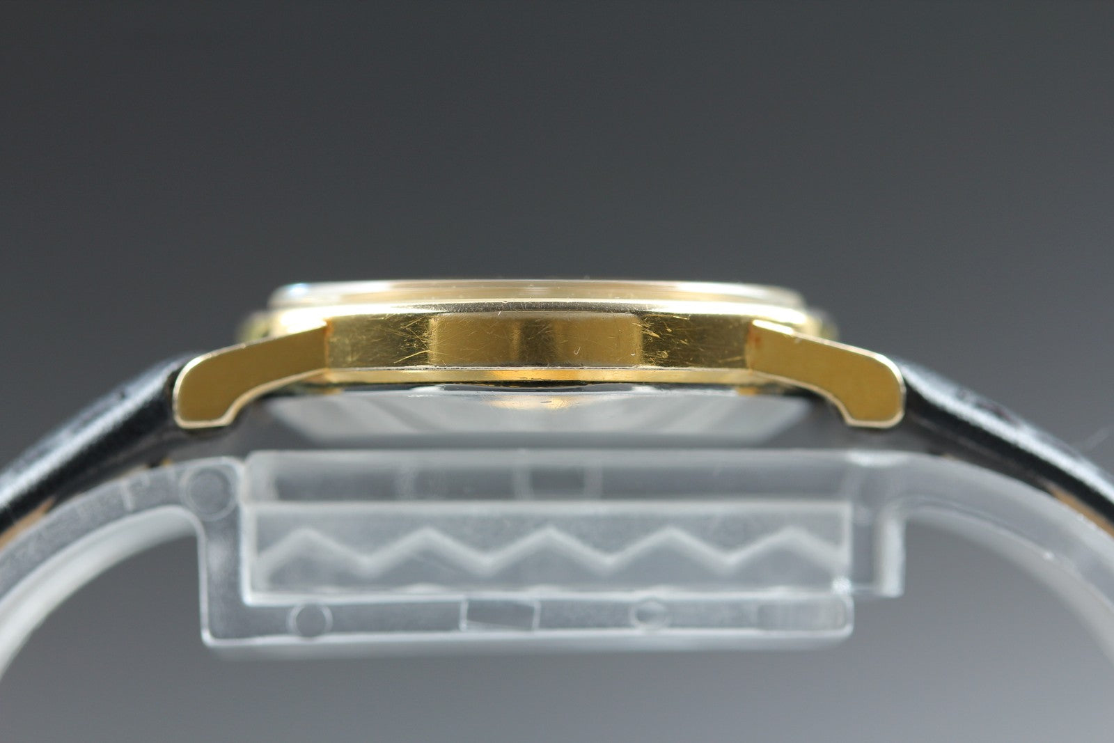 1977 Near MINT OMEGA De Ville 25mm 511.532 Manual Wind Gold Dial Women's Vintage