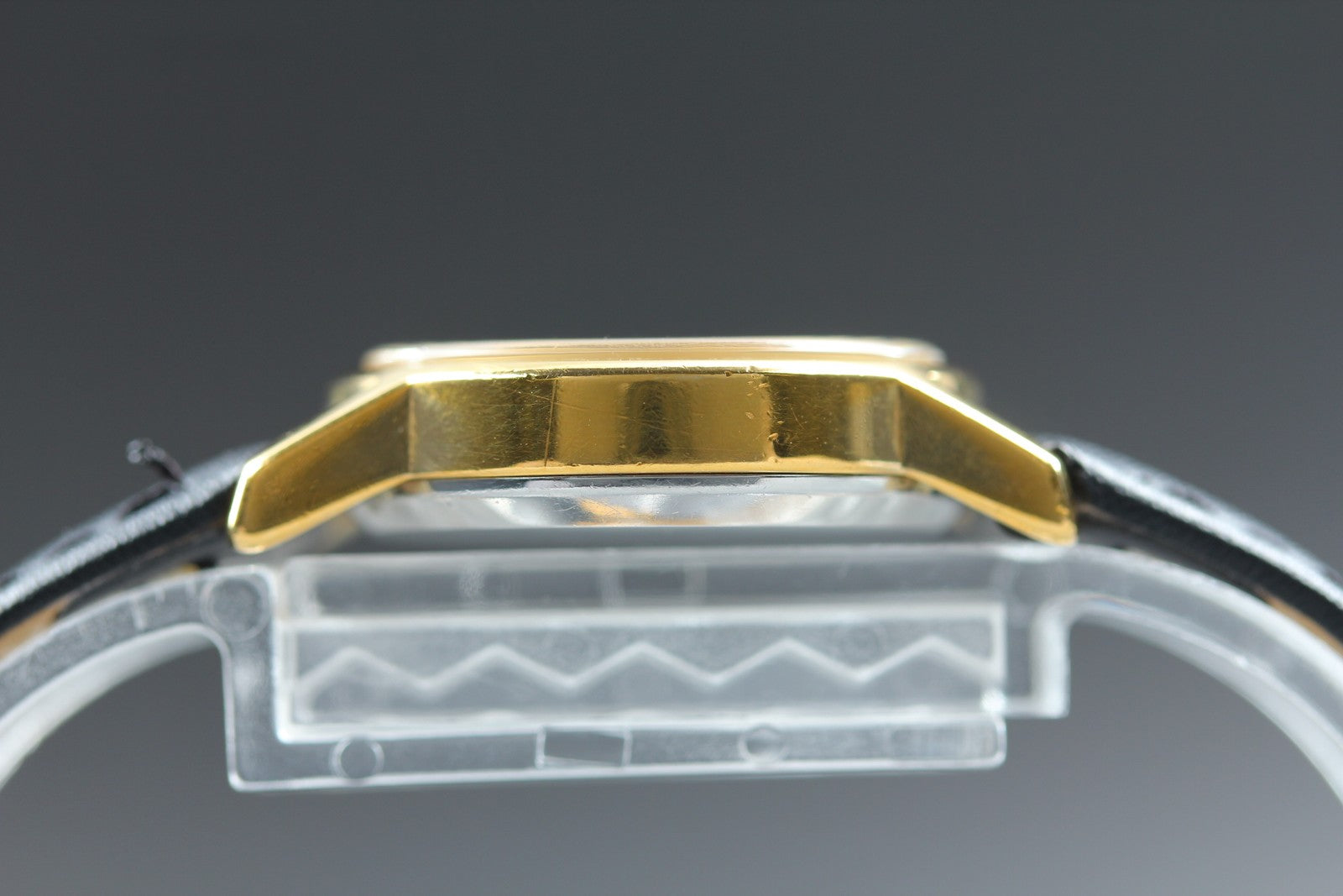 1979 Near MINT OMEGA De Ville 24mm 511.0508 Manual Gold Dial Women's Vintage