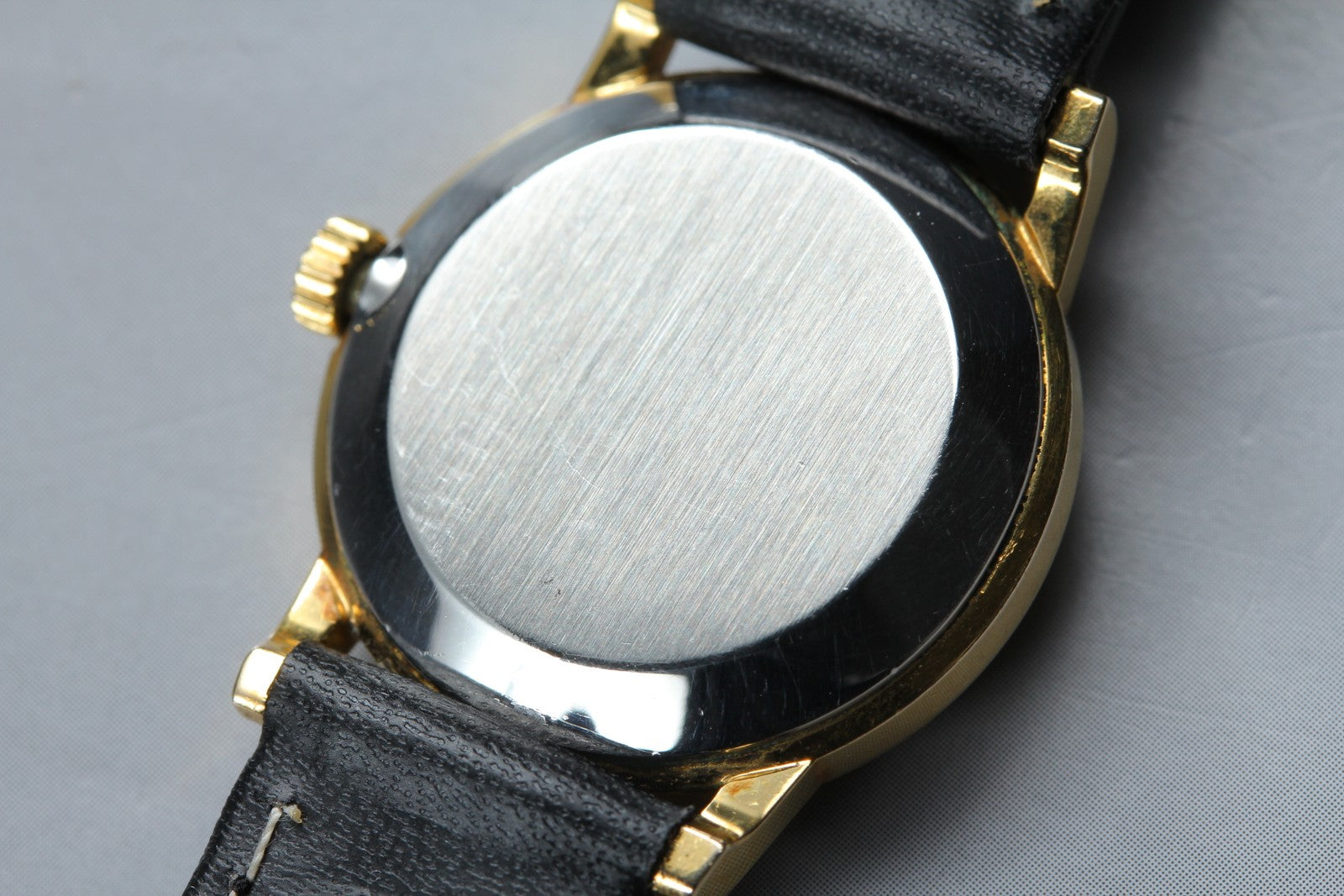 1977 Near MINT OMEGA De Ville 25mm 511.532 Manual Wind Gold Dial Women's Vintage