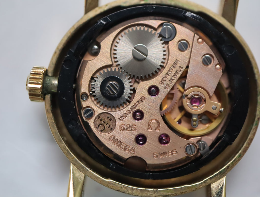1979 Near MINT OMEGA De Ville 24mm 511.0508 Manual Gold Dial Women's Vintage