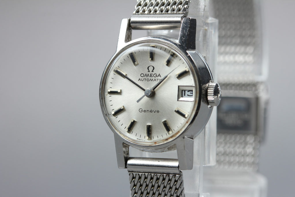 1969 Near MINT OMEGA Geneve 20mm 562.016 Automatic Silver Dial Women's Vintage