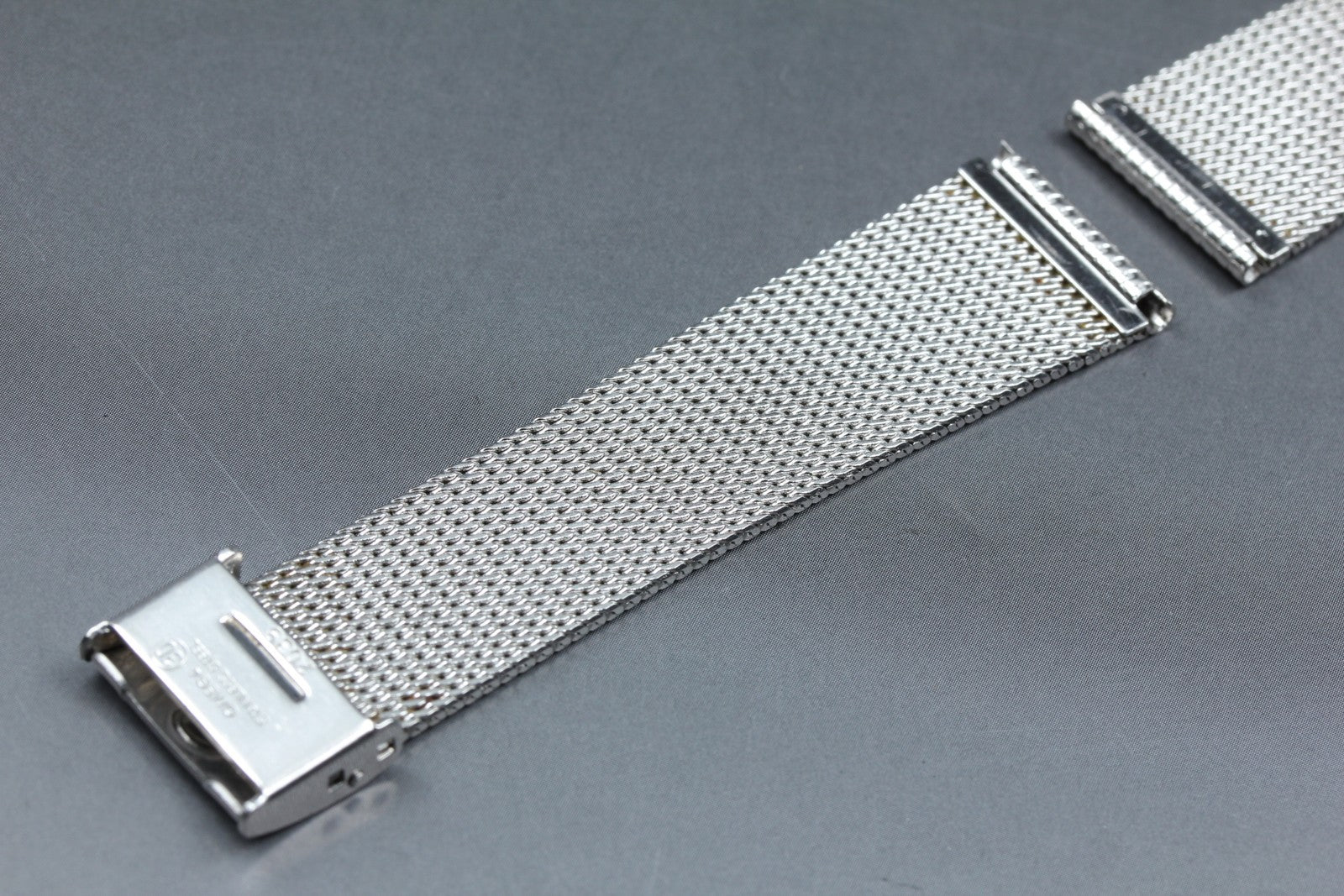 Near MINT OMEGA Milanese/Mesh Band 2039 19mm Stainless Steel Silver Men Vintage