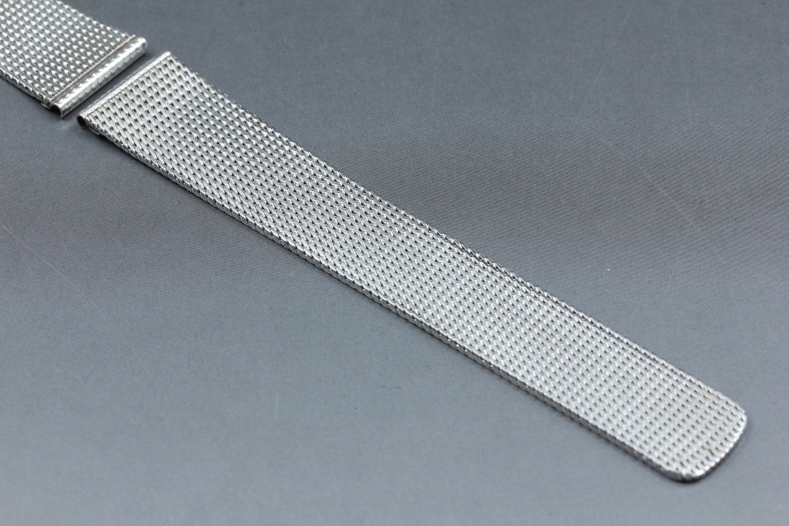 Near MINT OMEGA Milanese/Mesh Band 2039 19mm Stainless Steel Silver Men Vintage