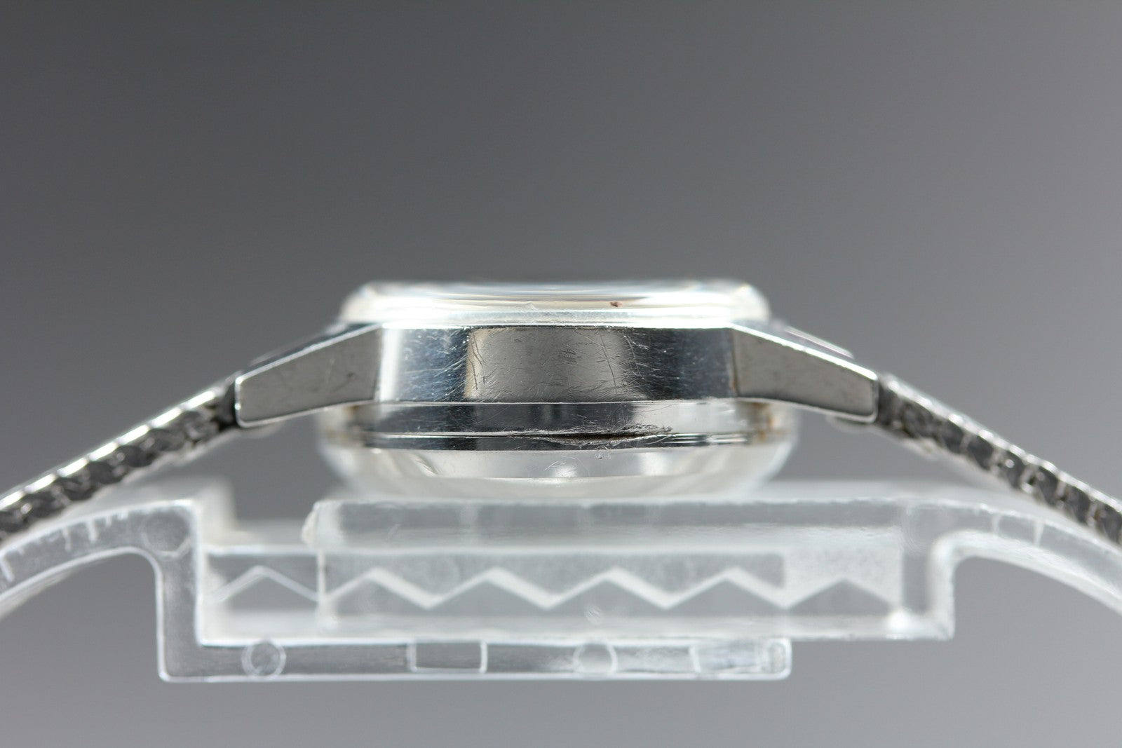 1969 Near MINT OMEGA Geneve 20mm 562.016 Automatic Silver Dial Women's Vintage