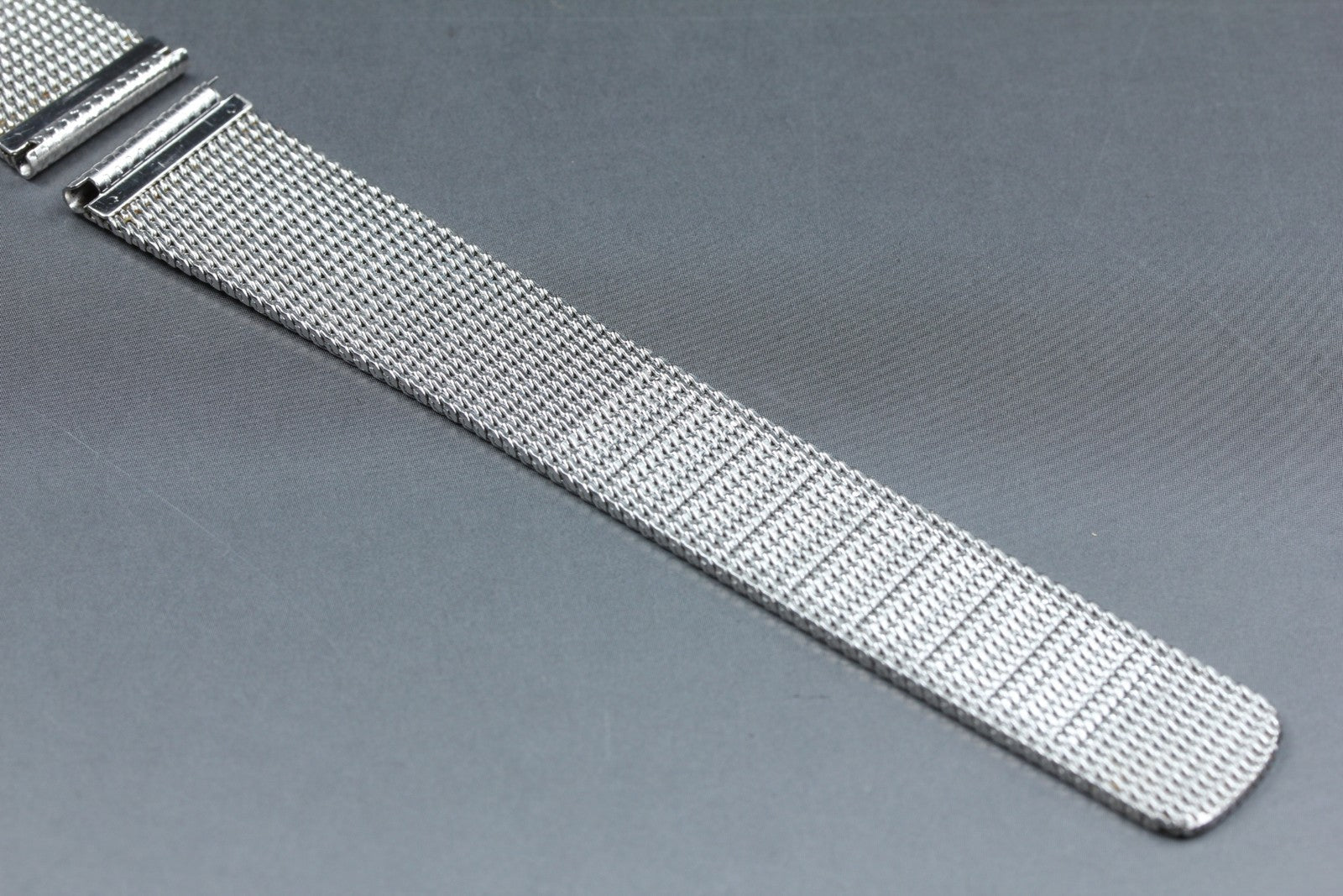 Near MINT OMEGA Milanese/Mesh Band 2039 19mm Stainless Steel Silver Men Vintage