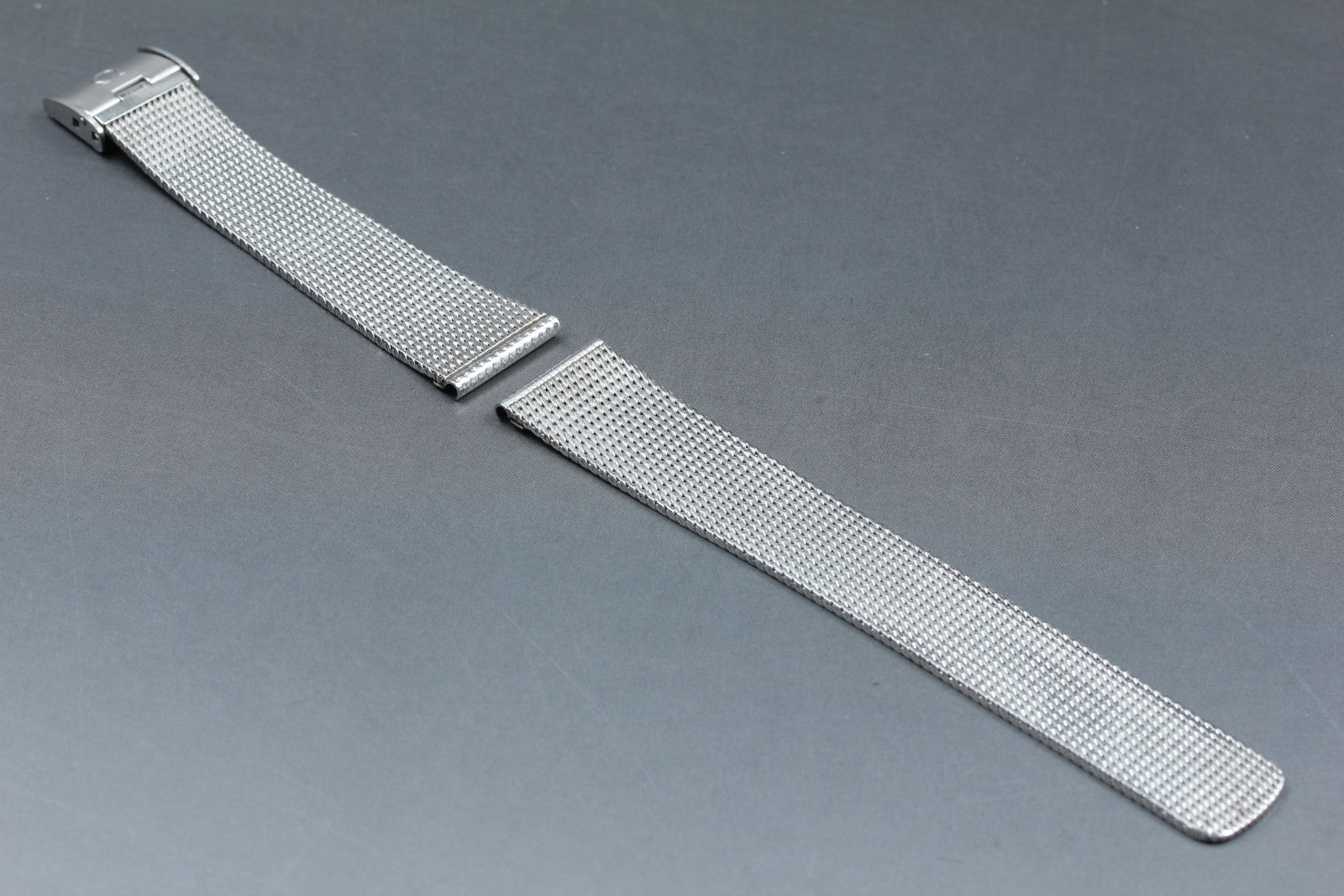 Near MINT OMEGA Milanese/Mesh Band 2039 19mm Stainless Steel Silver Men Vintage