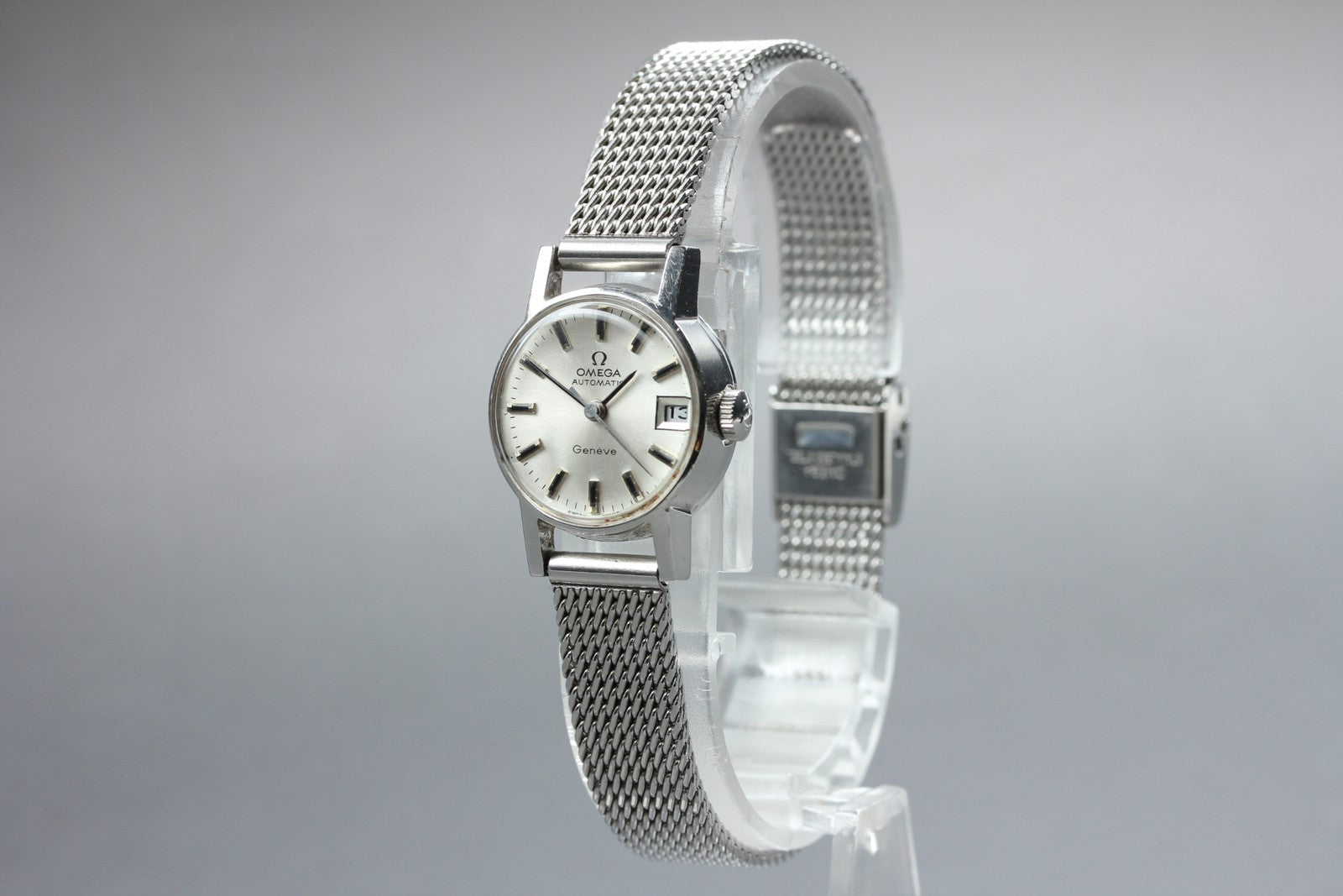 1969 Near MINT OMEGA Geneve 20mm 562.016 Automatic Silver Dial Women's Vintage
