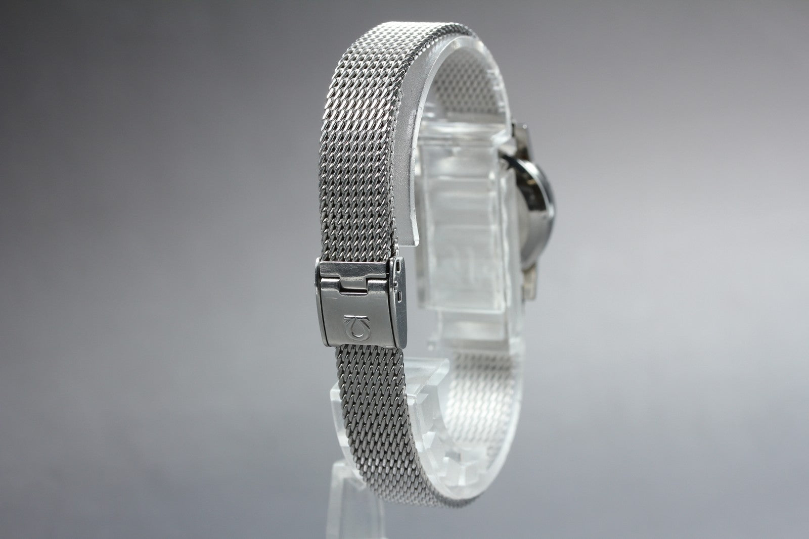 1969 Near MINT OMEGA Geneve 20mm 562.016 Automatic Silver Dial Women's Vintage